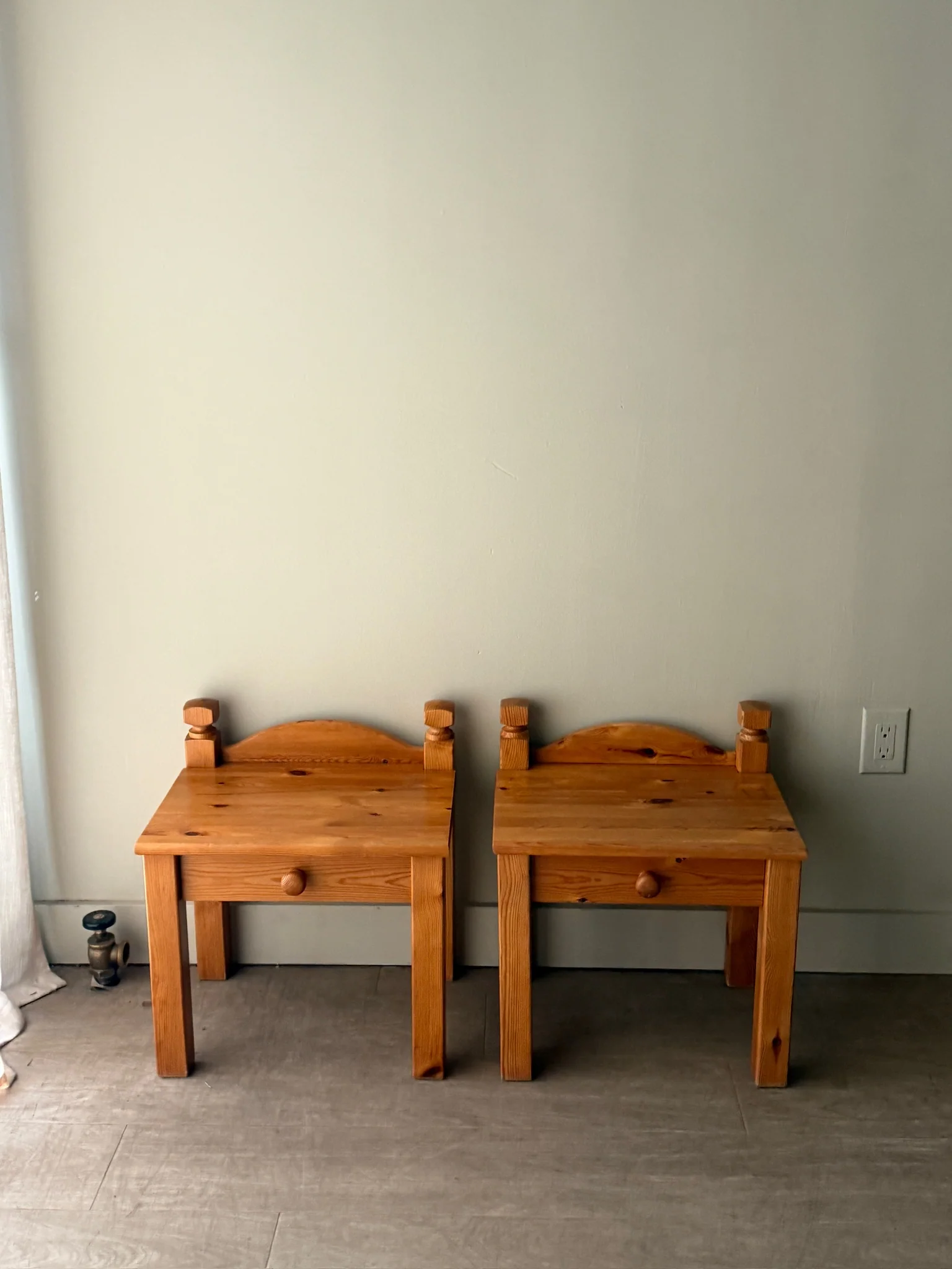 Pair of Swedish pine nightstands - Image 2