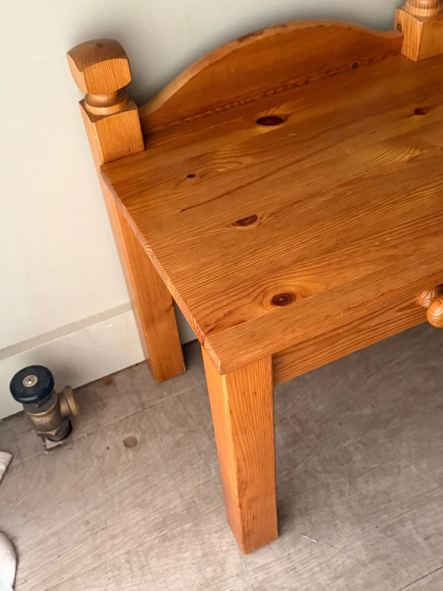 Pair of Swedish pine nightstands - Image 3
