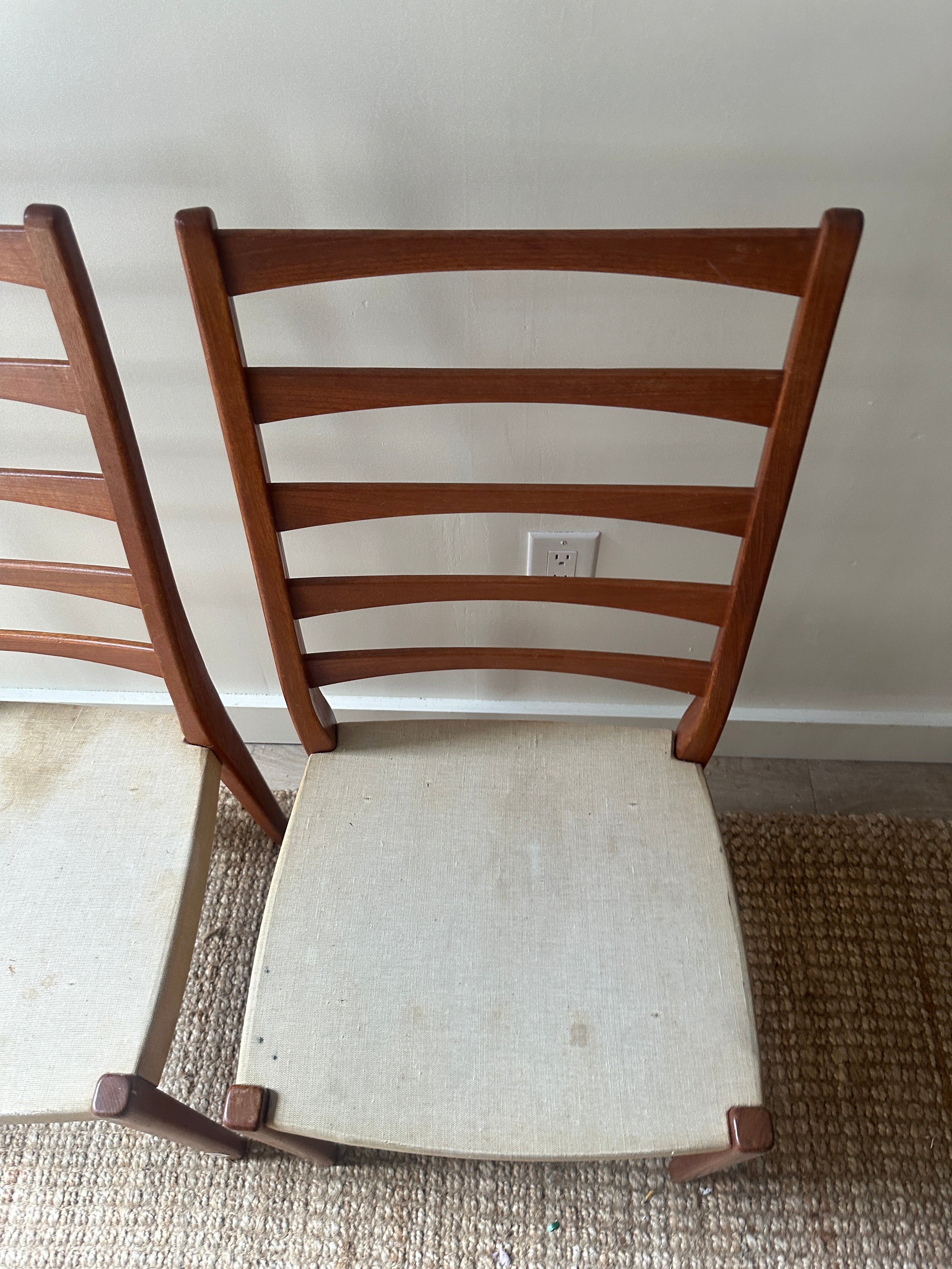 Pair of teak dining chairs - Image 4