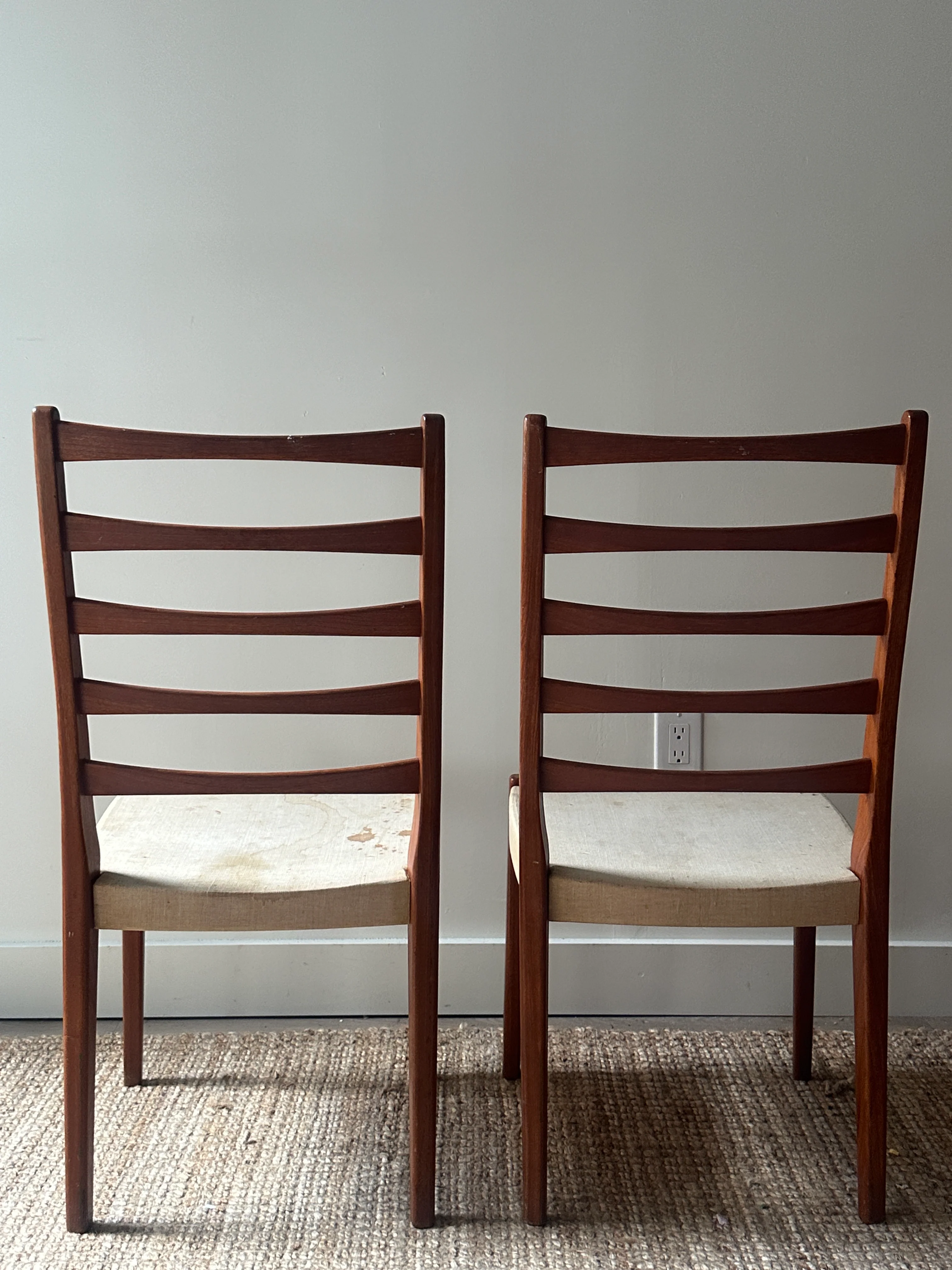 Pair of teak dining chairs - Image 6