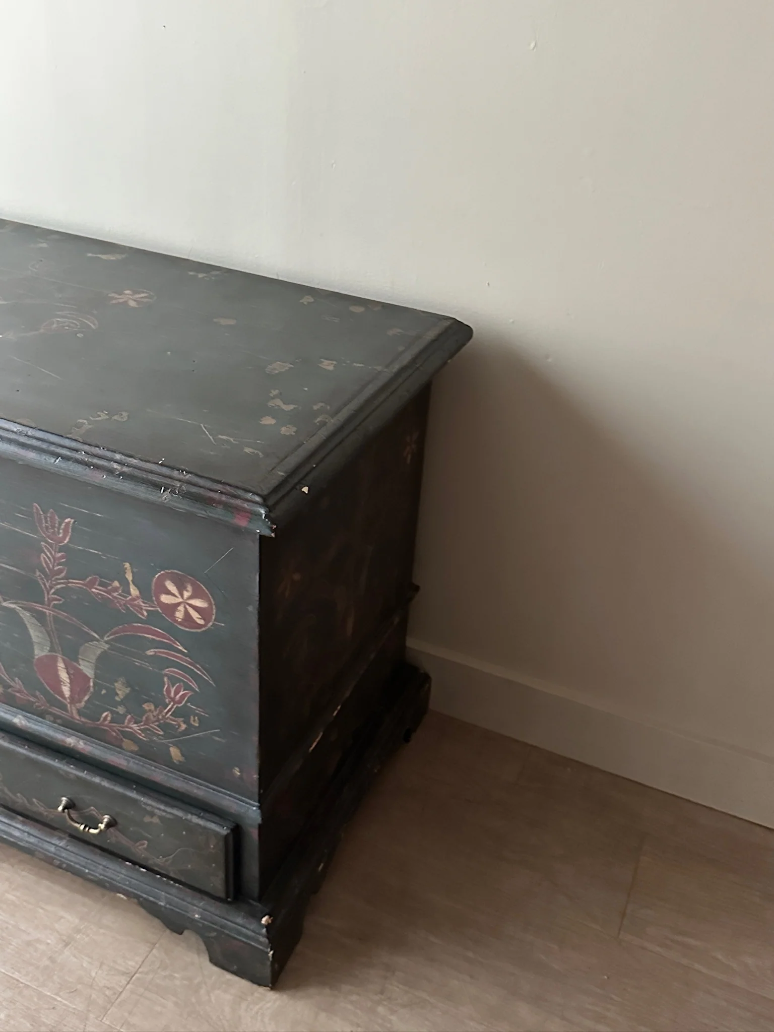 Pennsylvania Dutch Blanket Chest - Image 4