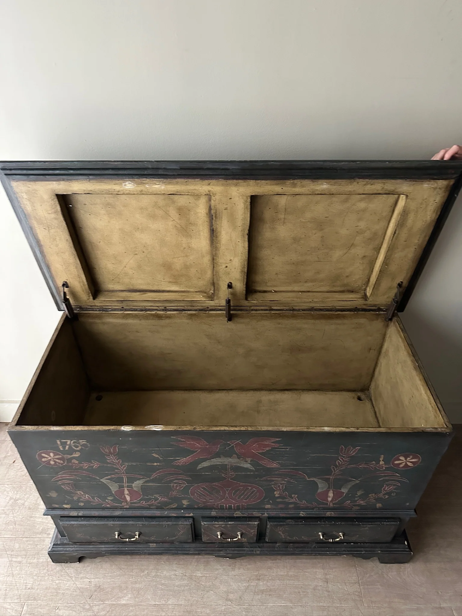 Pennsylvania Dutch Blanket Chest - Image 6
