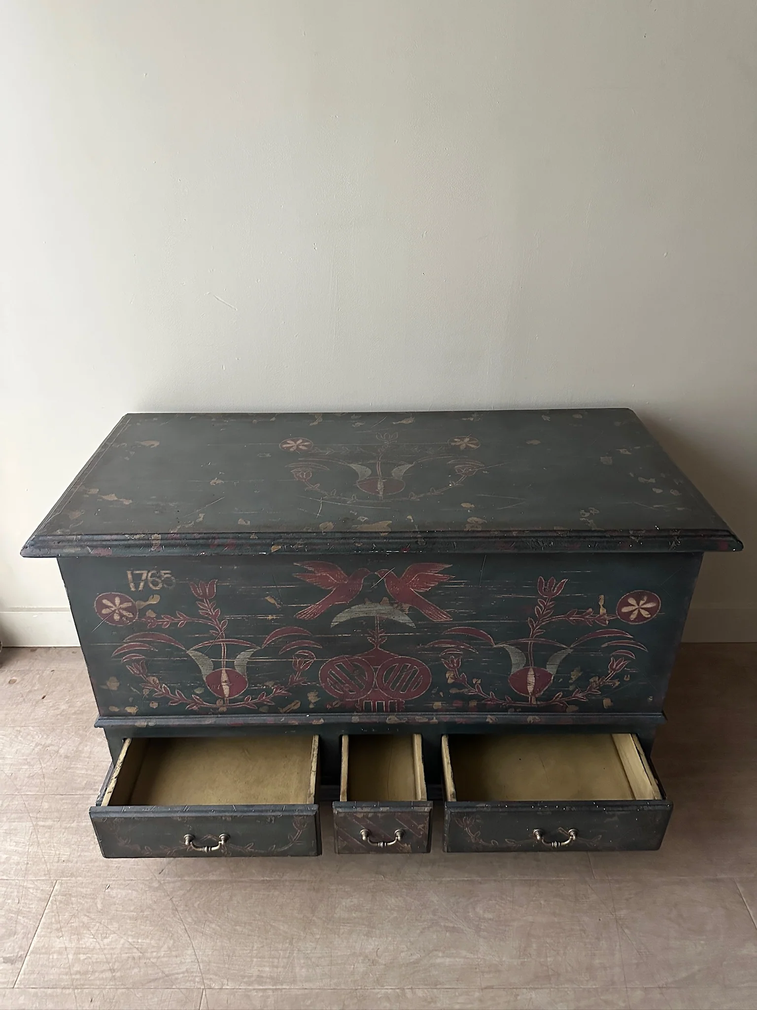 Pennsylvania Dutch Blanket Chest - Image 7