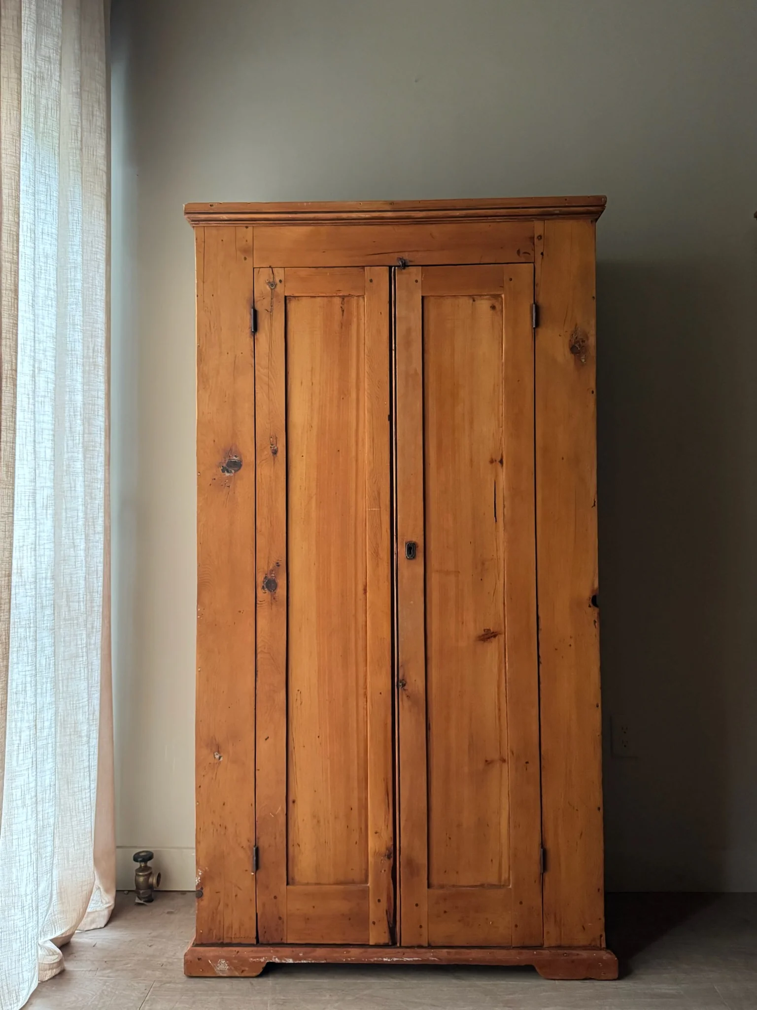 Pennsylvania Federal pine cupboard