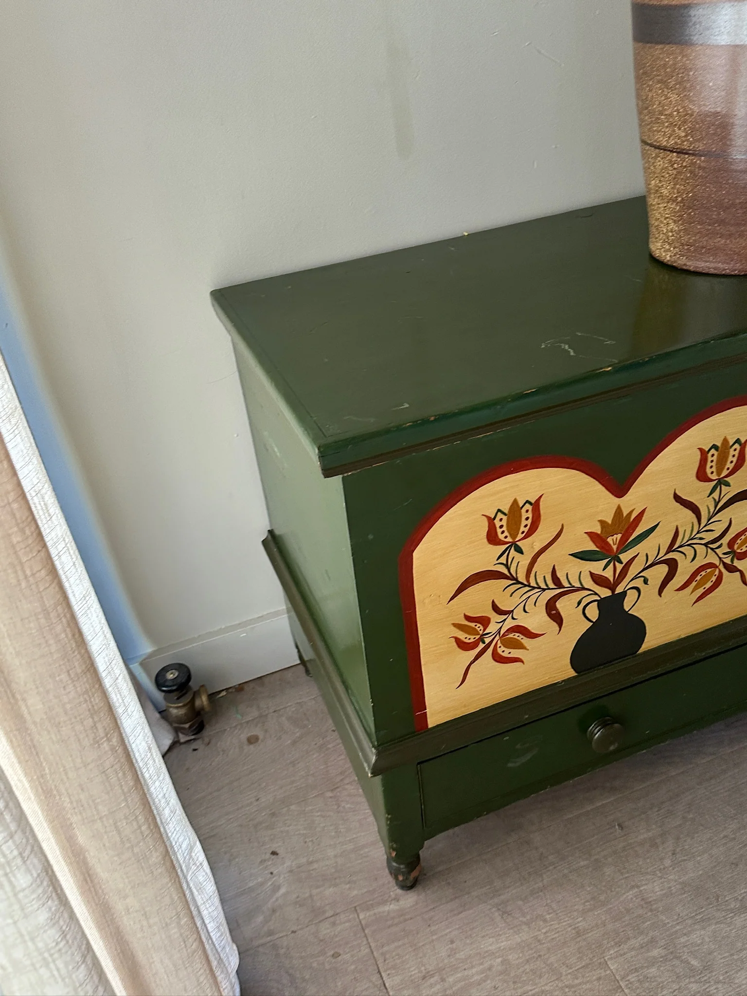 Pennsylvania painted chest - Image 3
