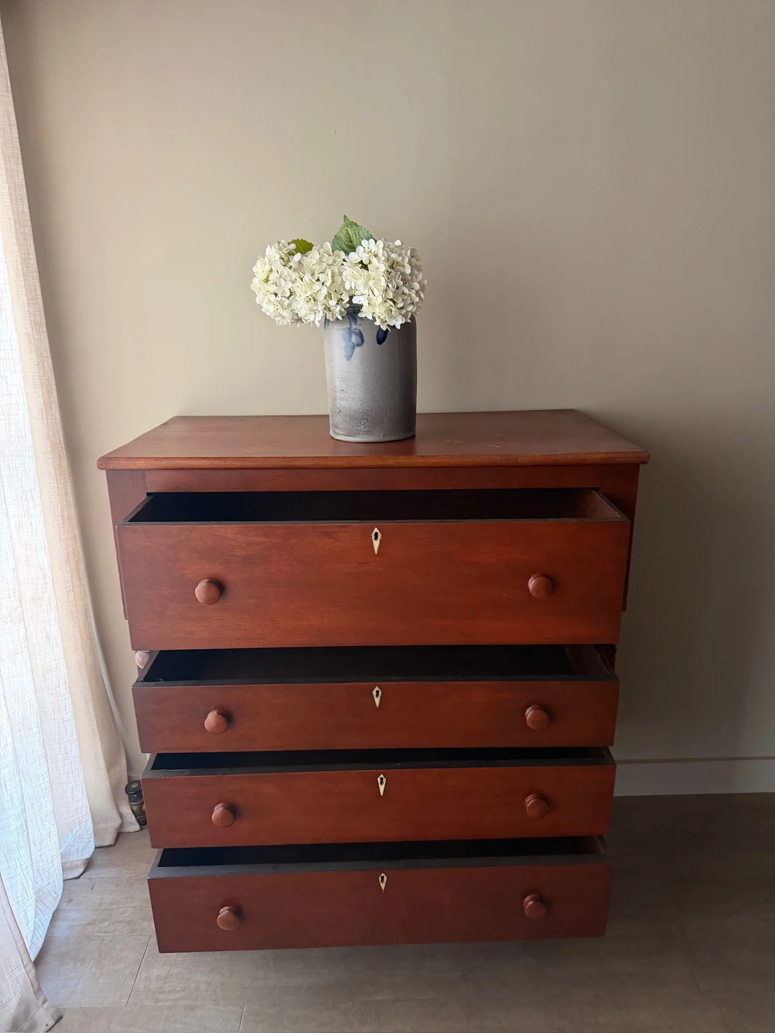 Pennsylvania Sheraton inlaid cherry dresser - Image 4