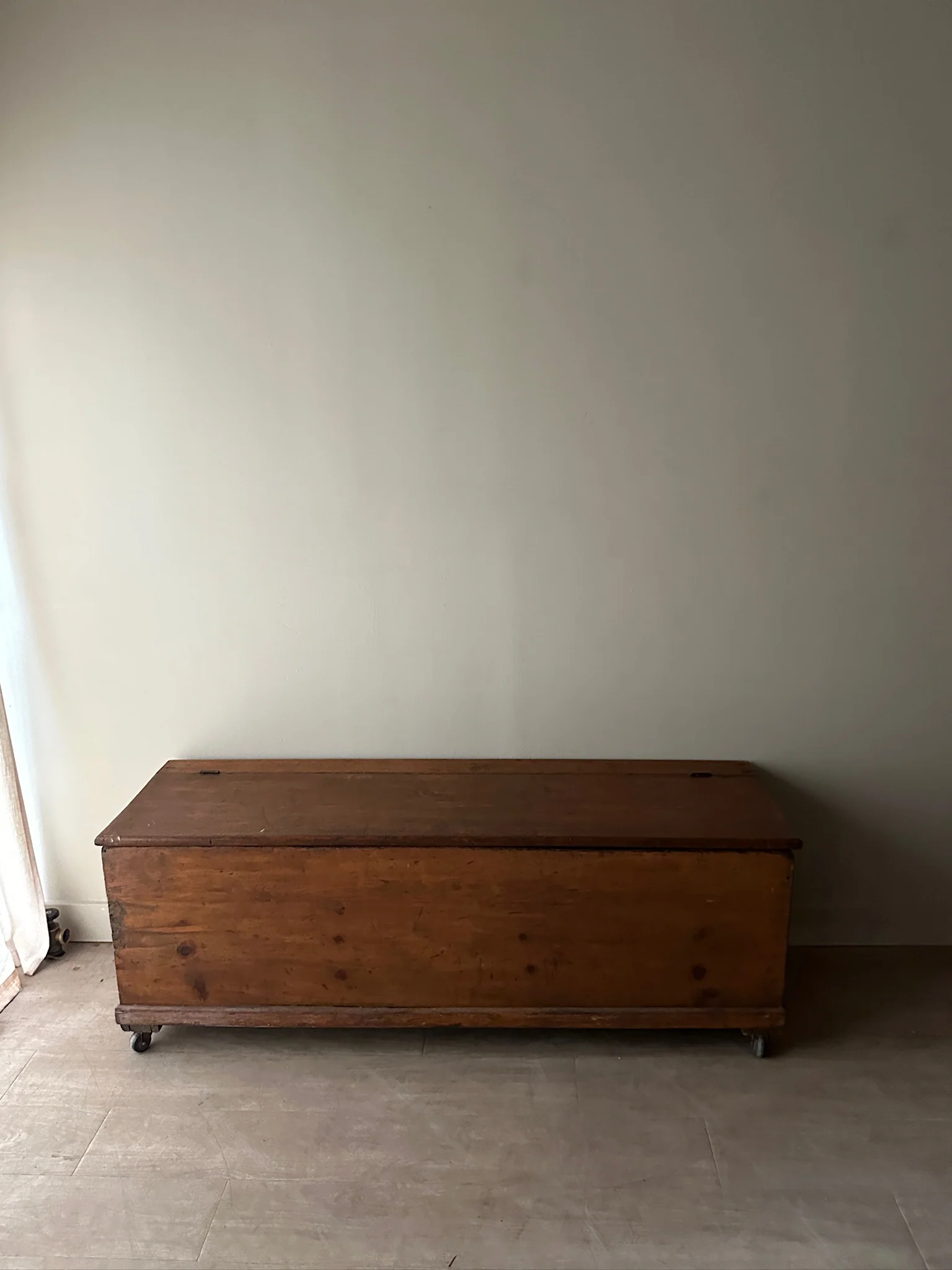 Pennsylvania Sheraton Pine Chest - Image 2