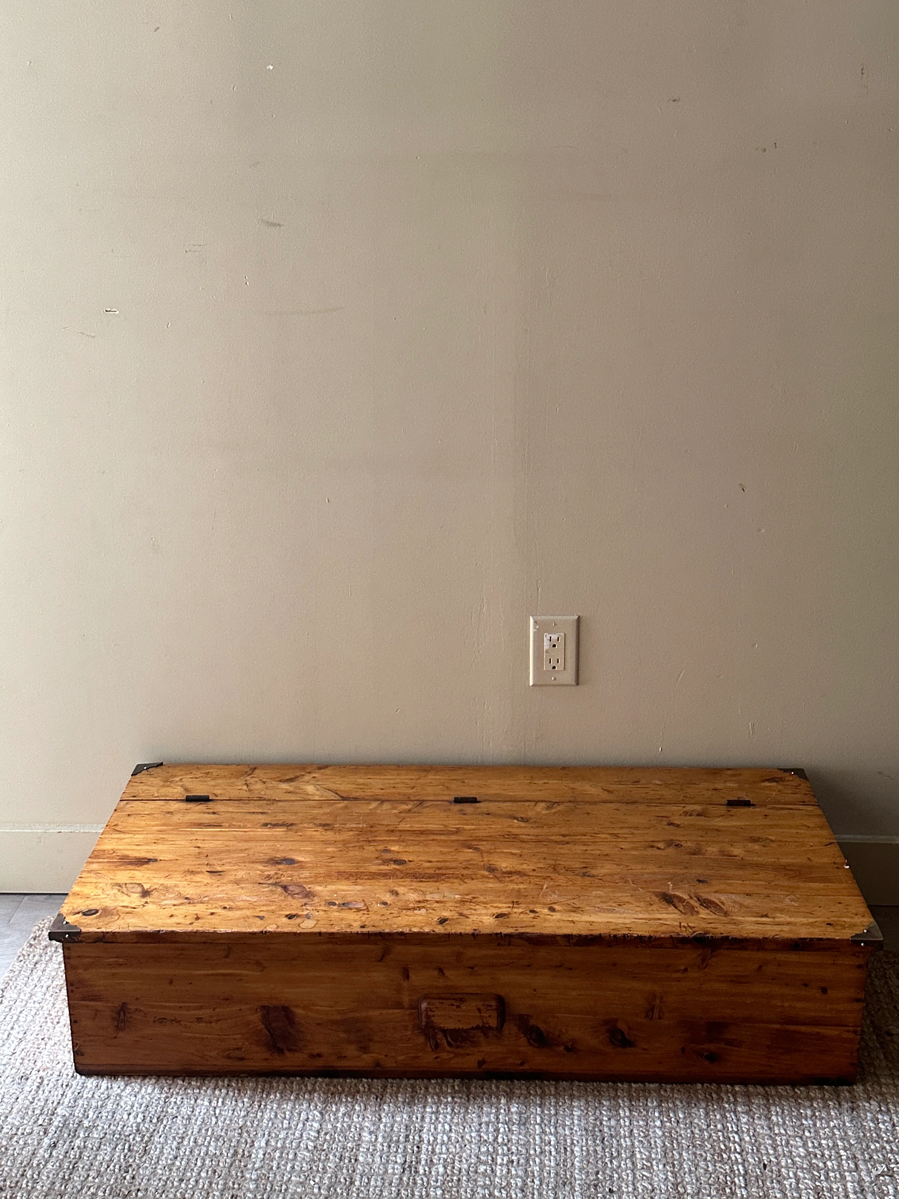 Pine and cedar low chest - Image 2
