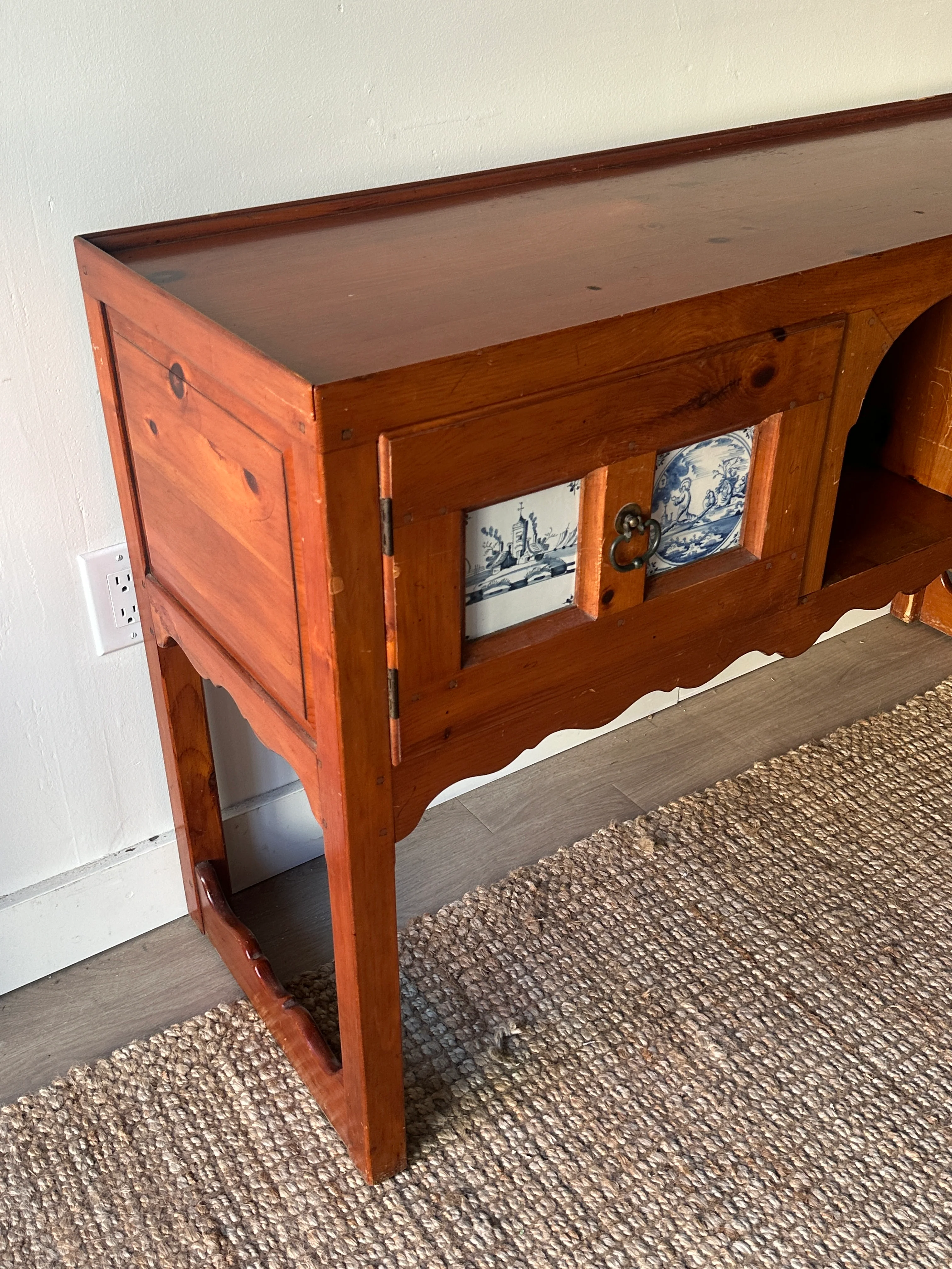 Pine and tile server - Image 3