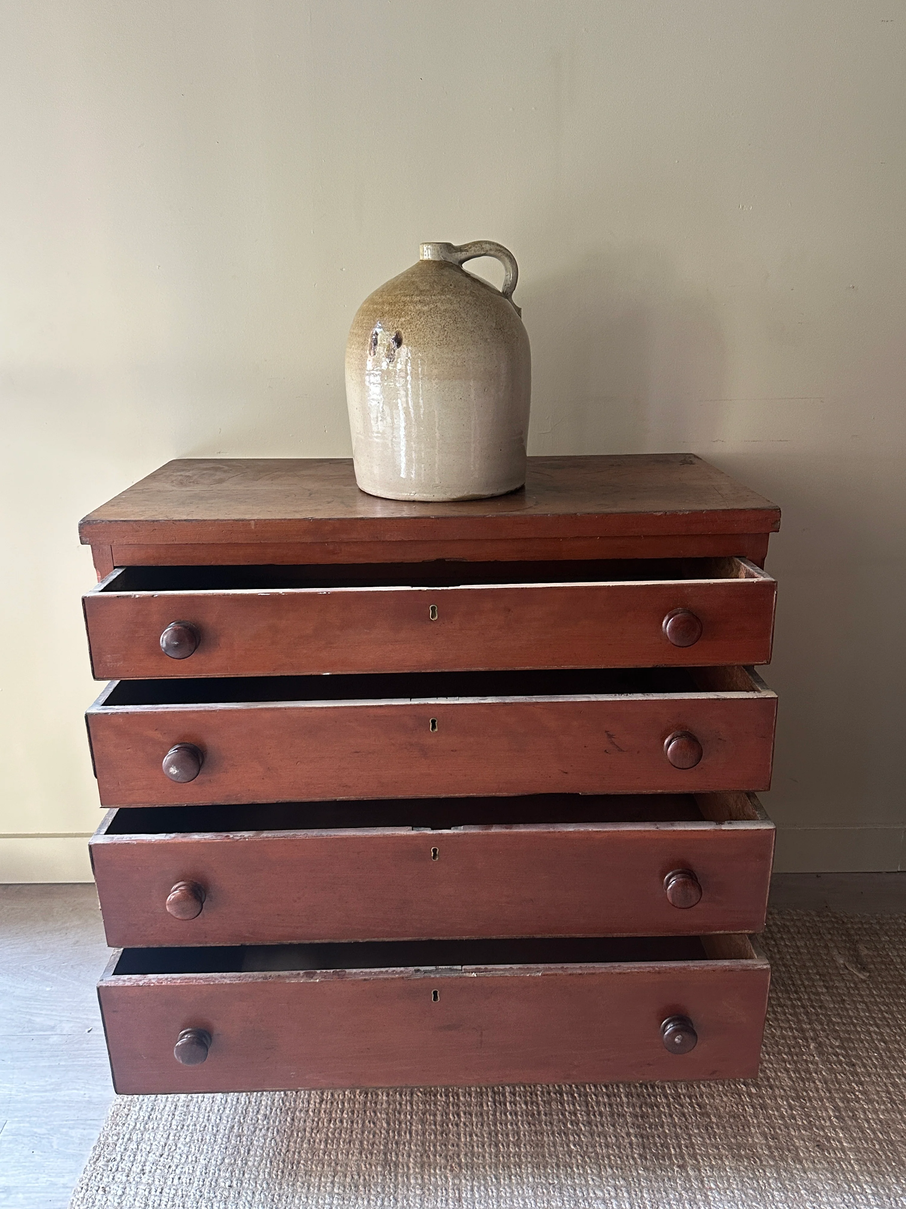 Pine ball foot dresser - Image 4