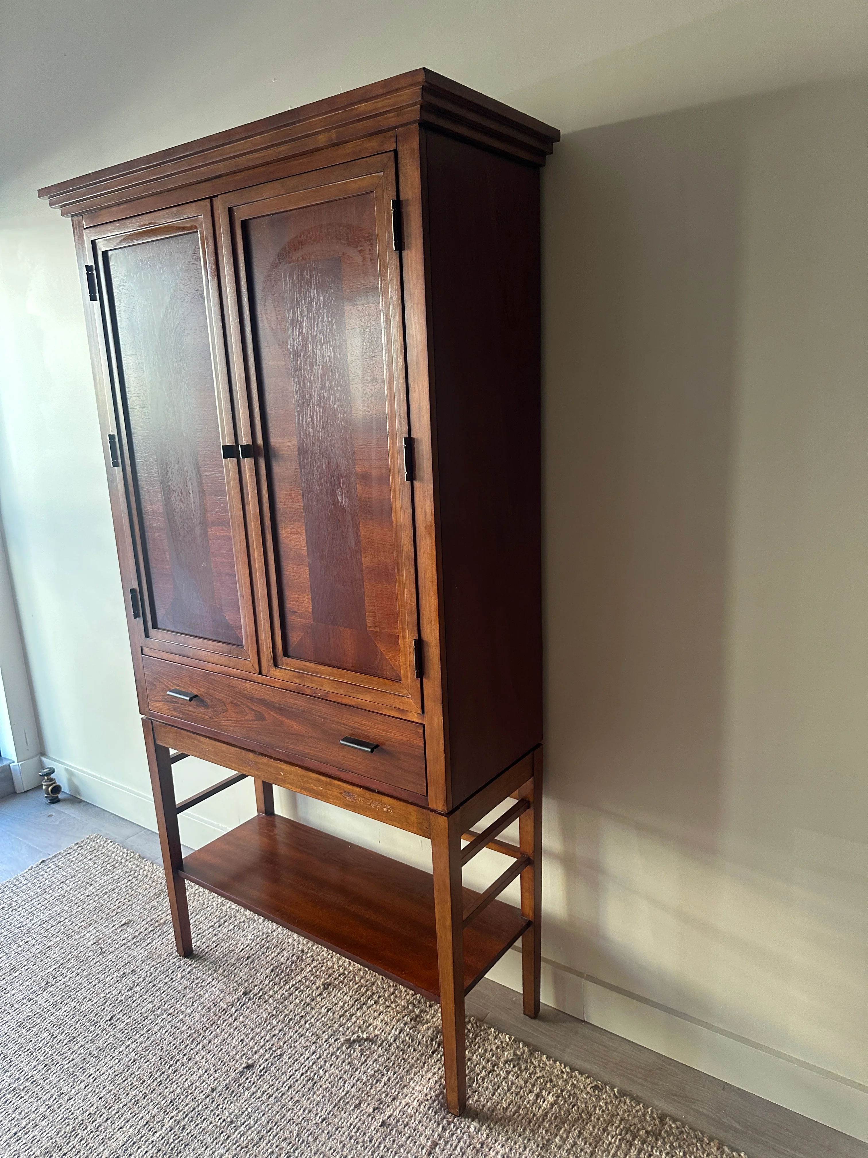 Pine bar hutch - Image 4