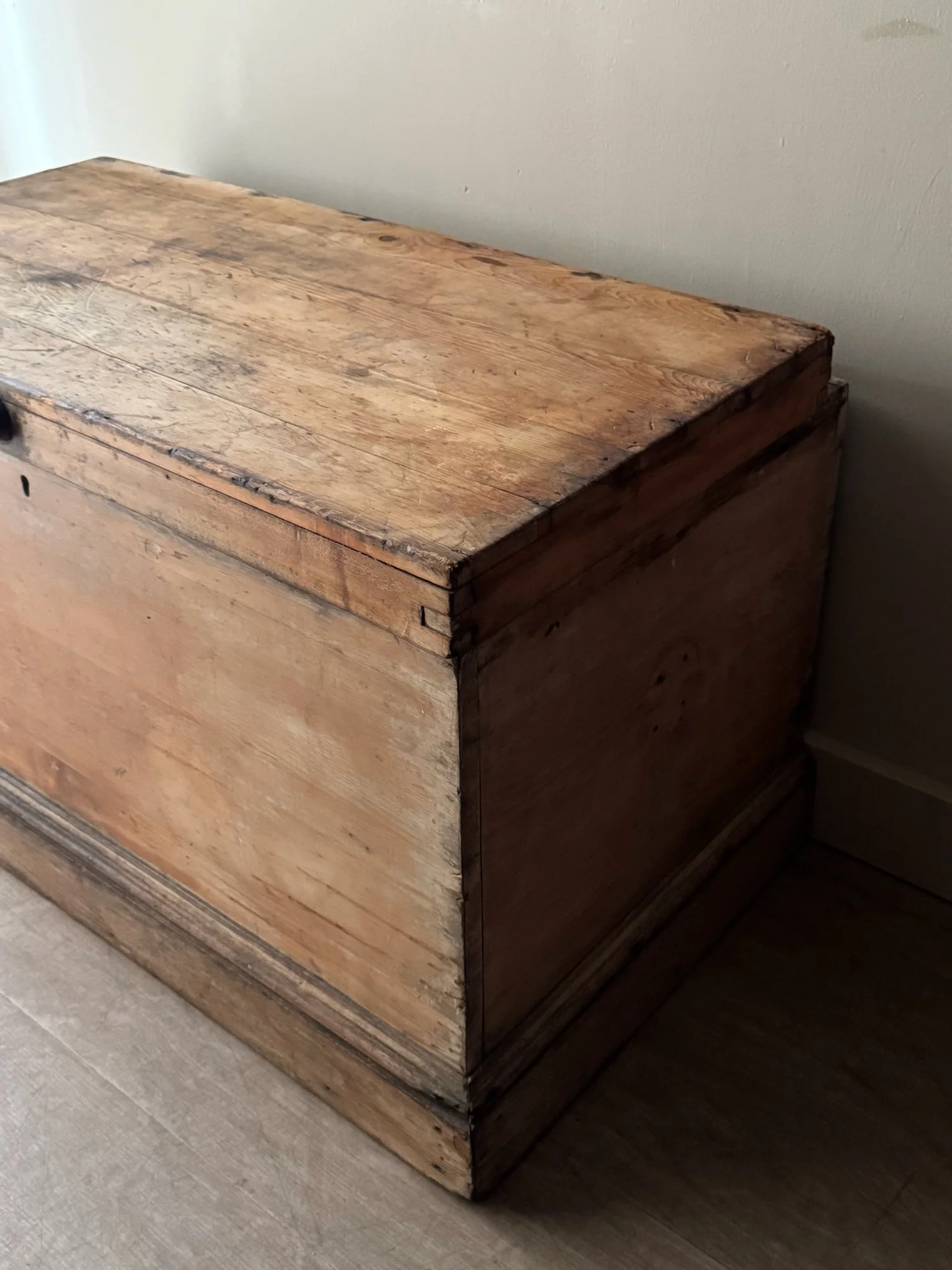 Pine chest - Image 3