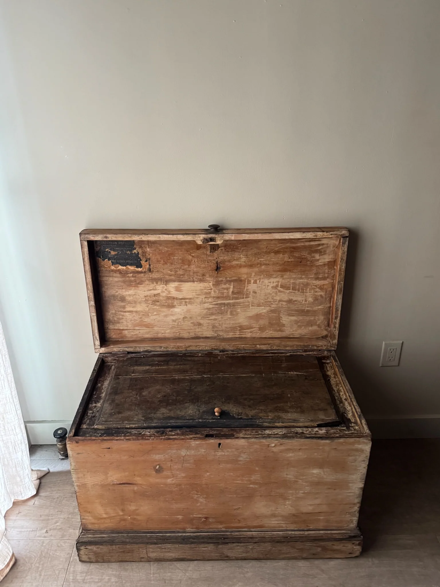 Pine chest - Image 4