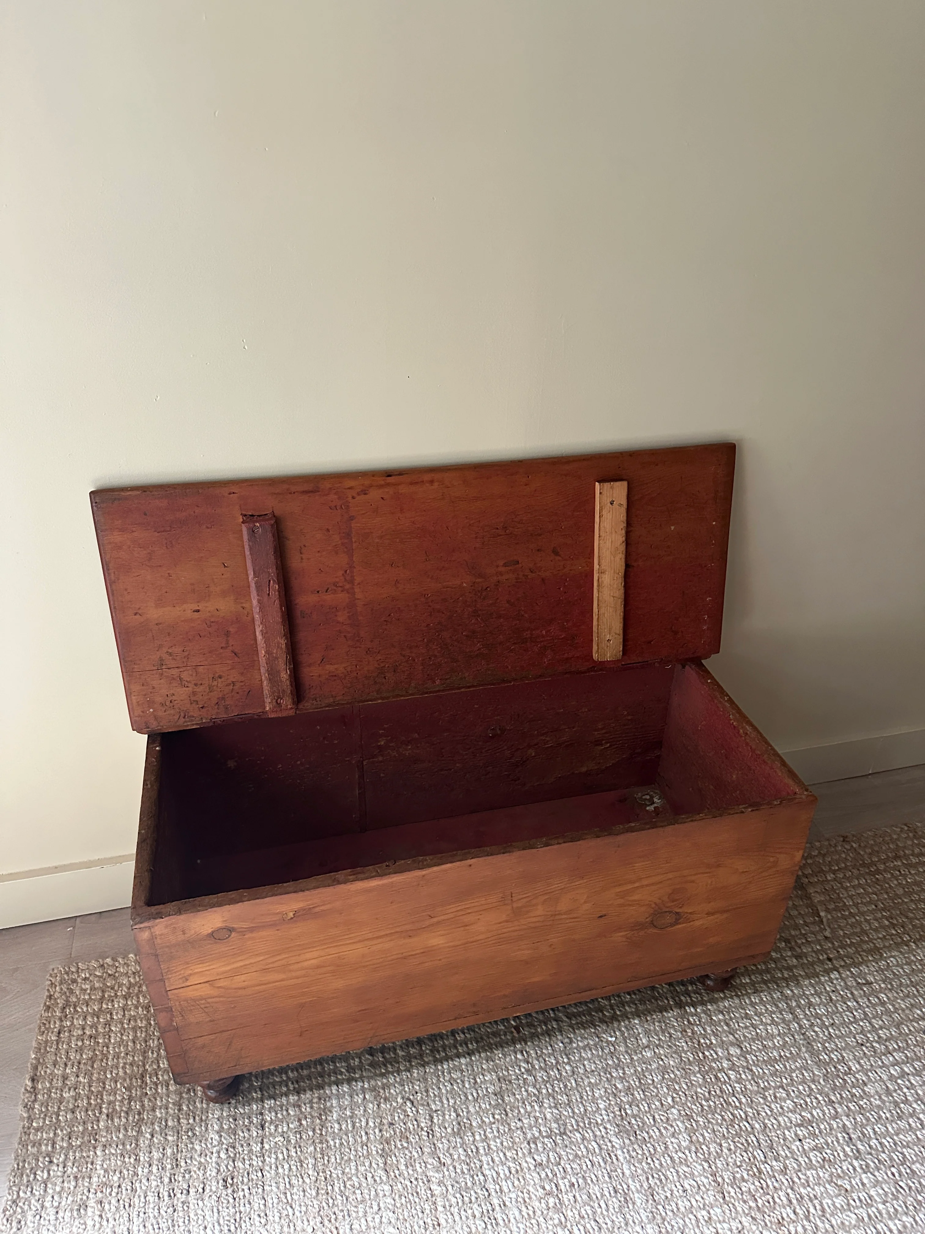 Pine chest - Image 6