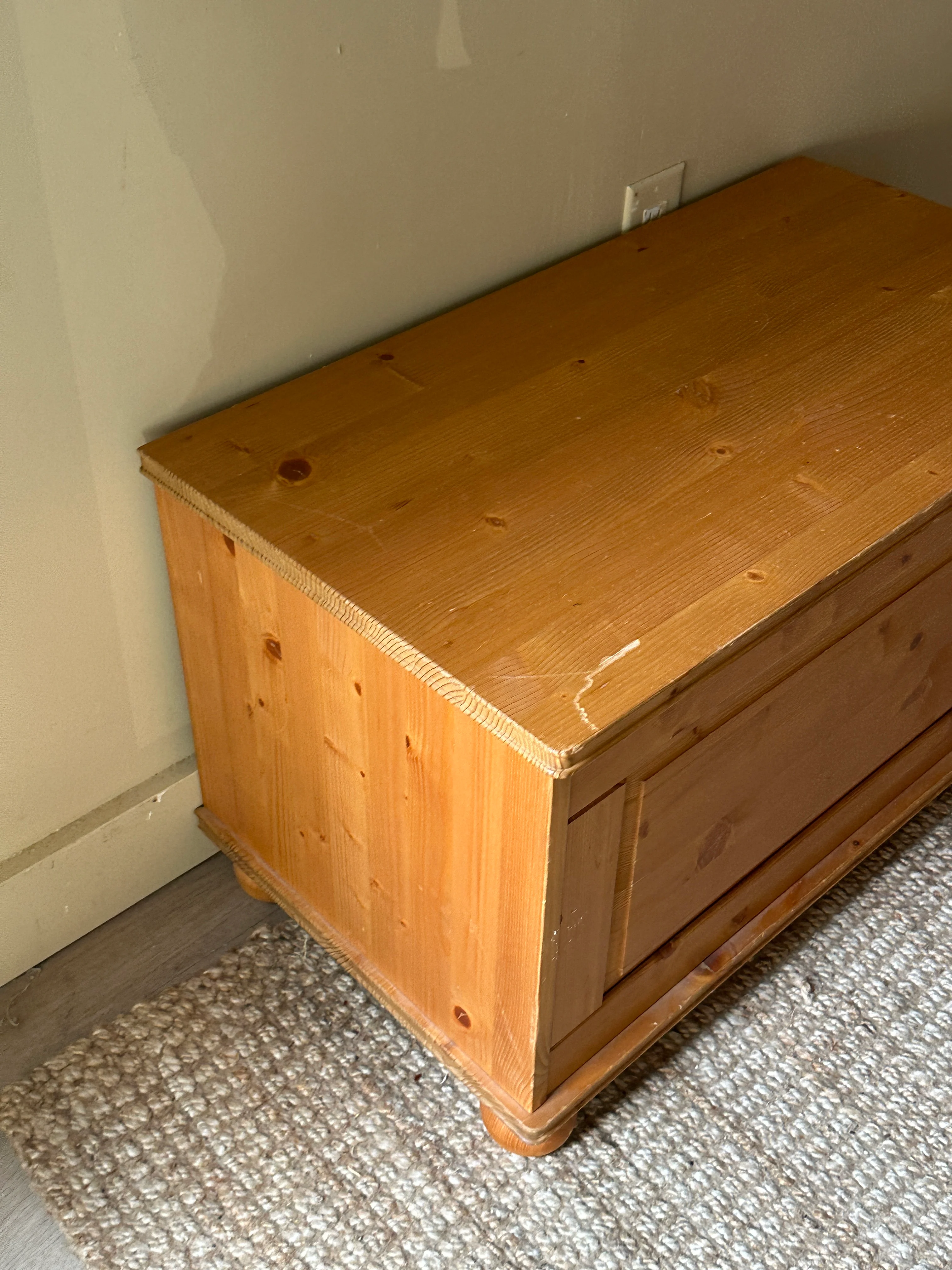 Pine chest - Image 2