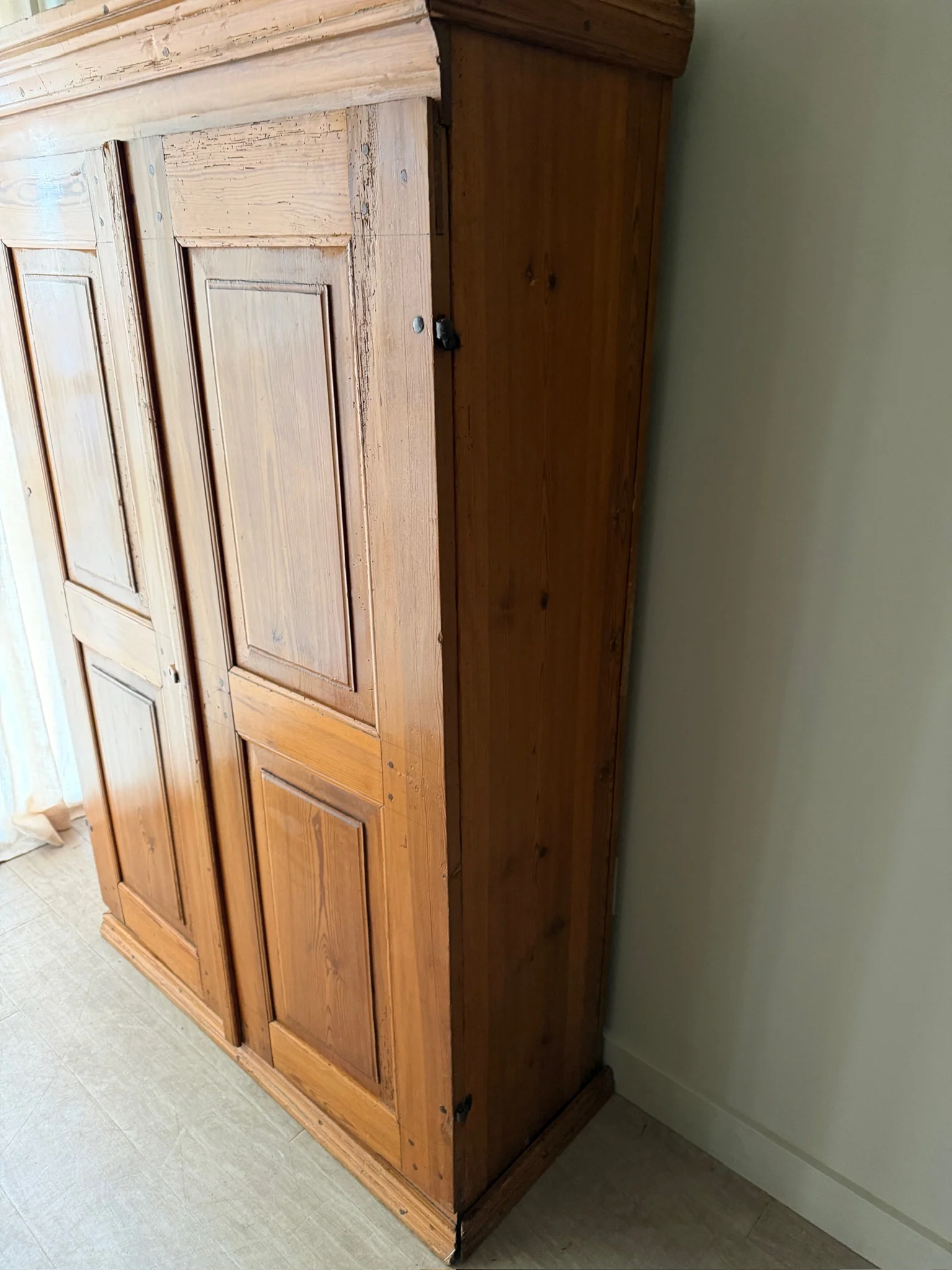 Pine cupboard - Image 3