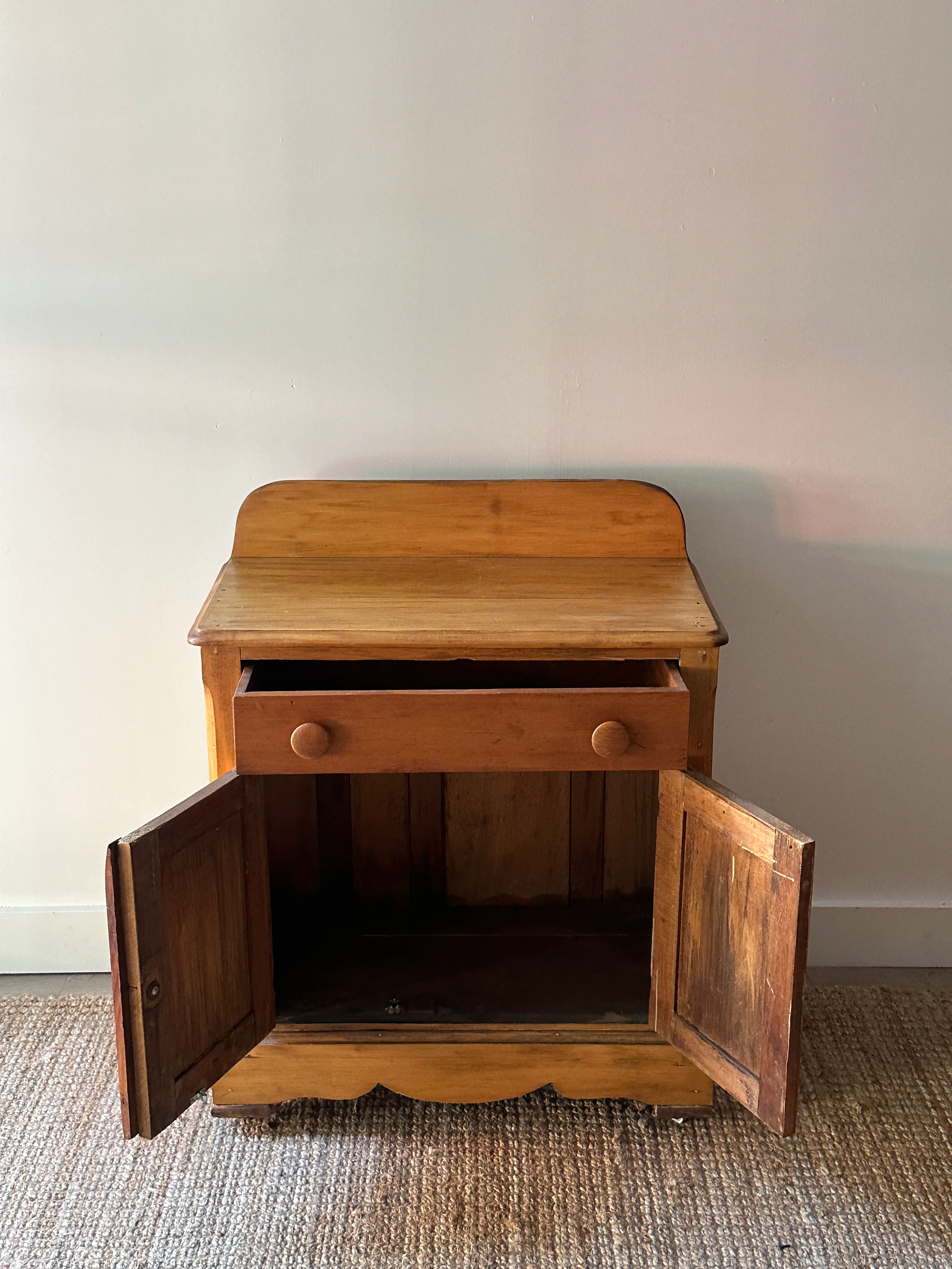 Pine cupboard - Image 5
