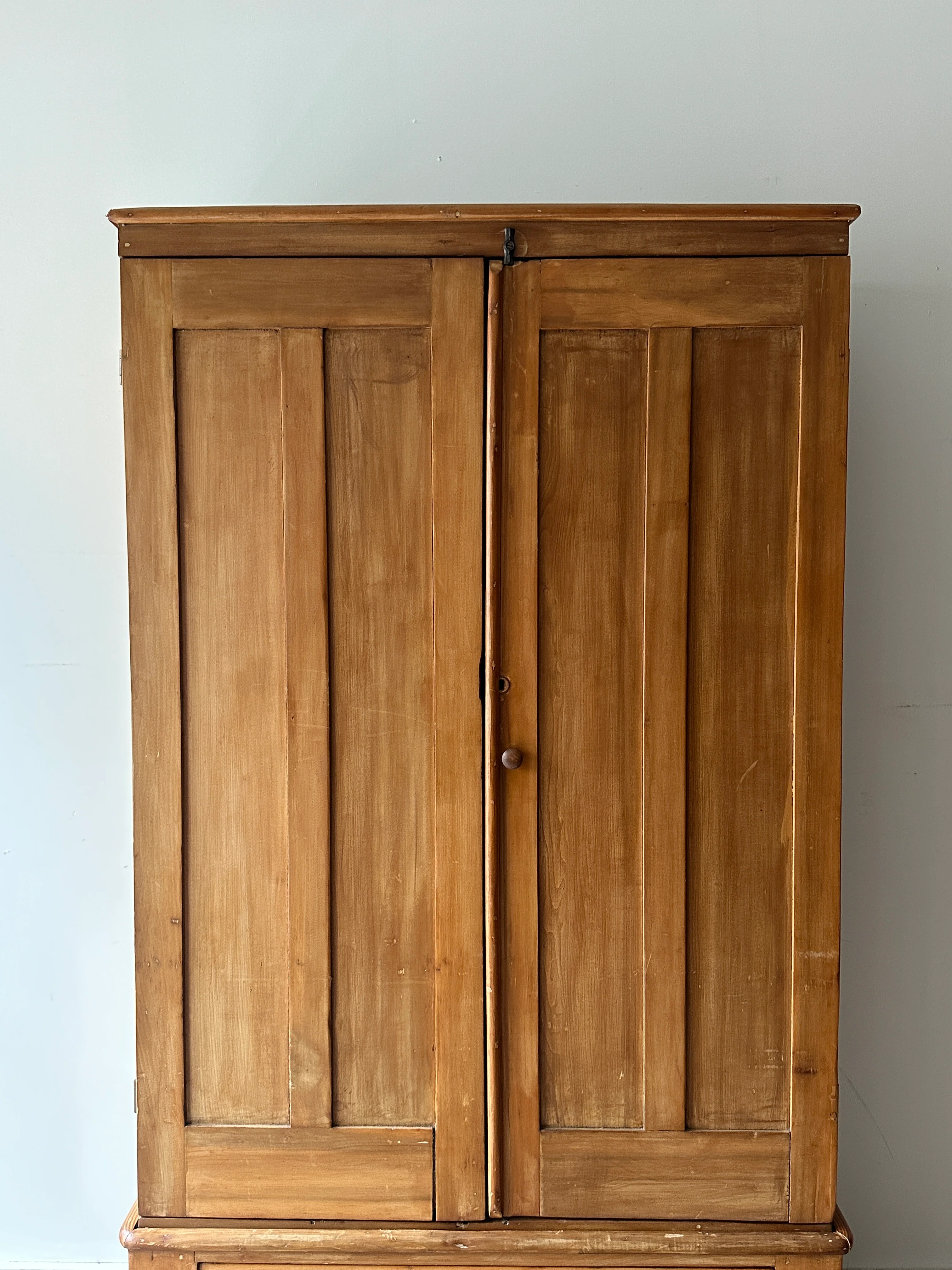 Pine cupboard - Image 4