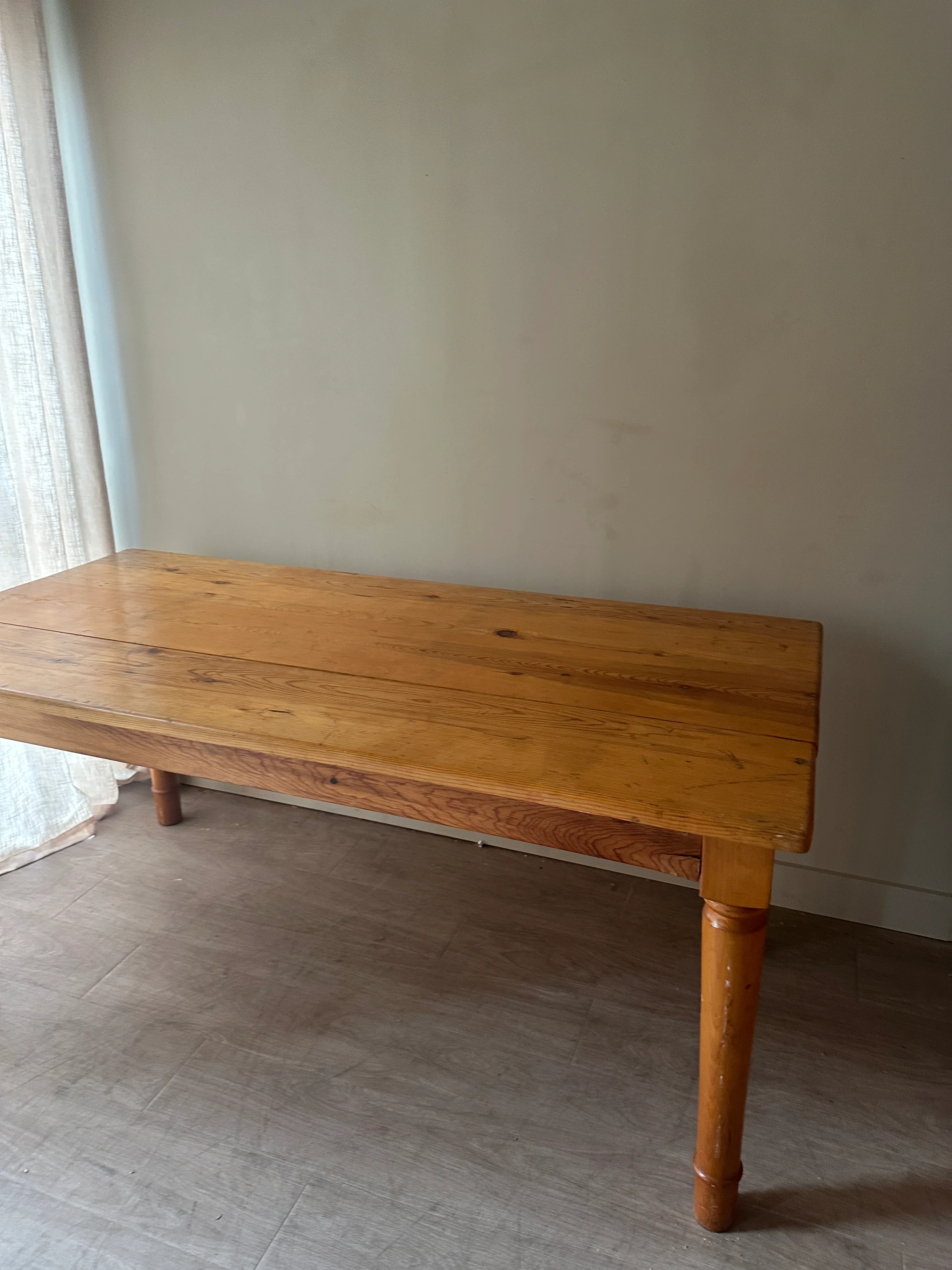 Pine dining table - Image 3