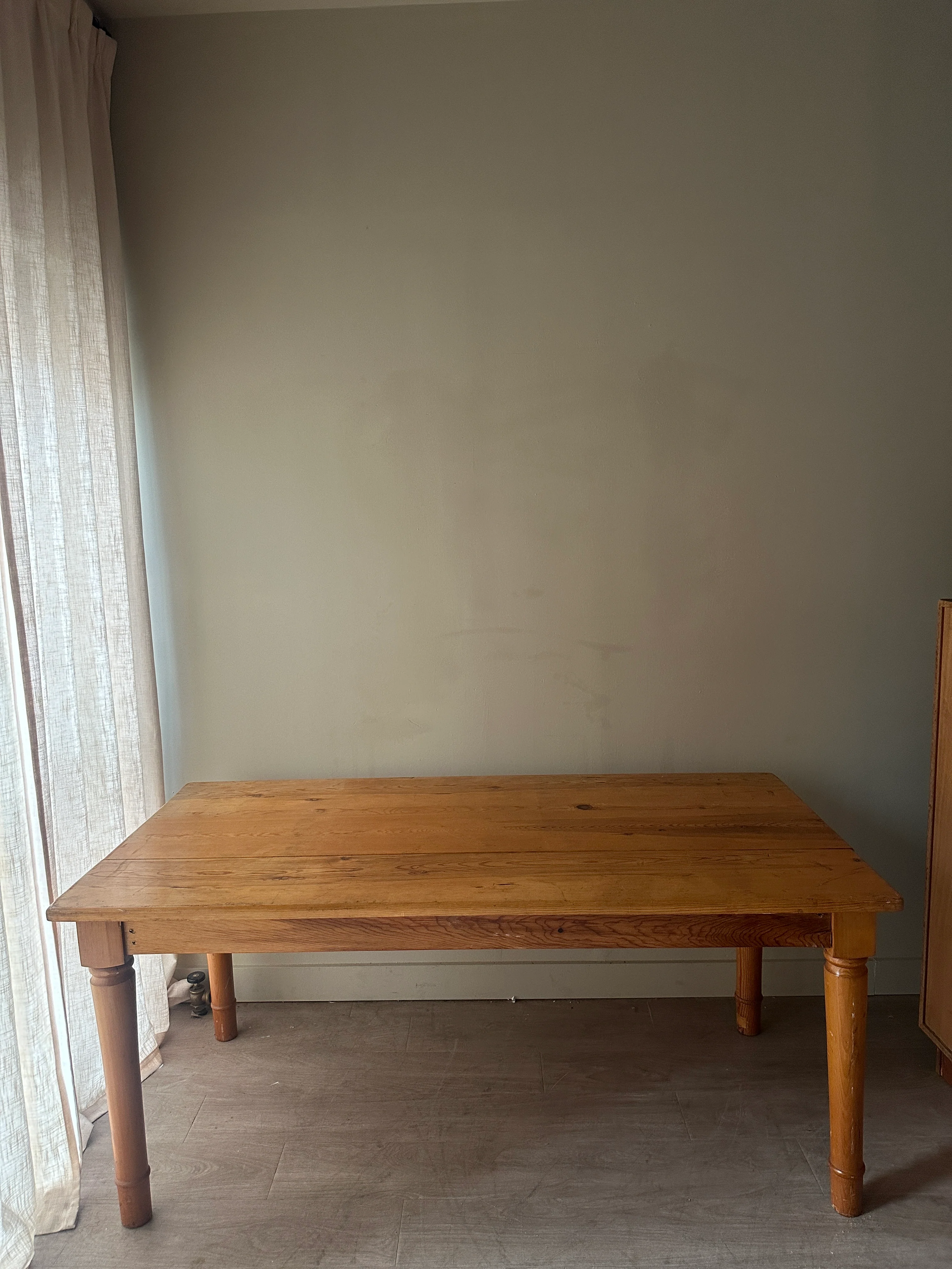 Pine dining table - Image 4