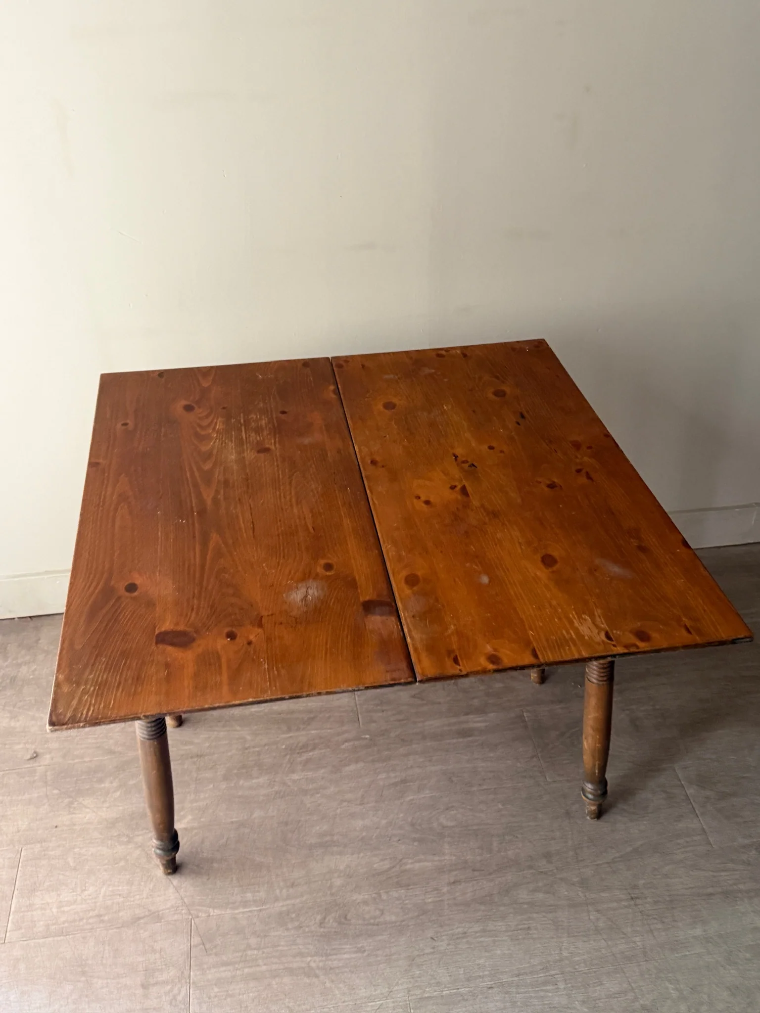 Pine dining table - Image 3