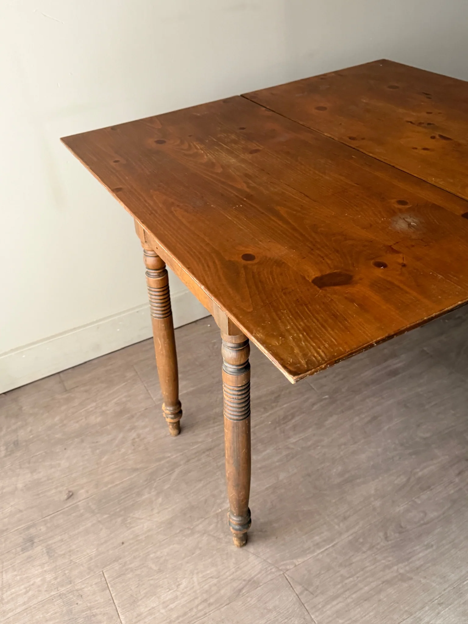 Pine dining table - Image 4