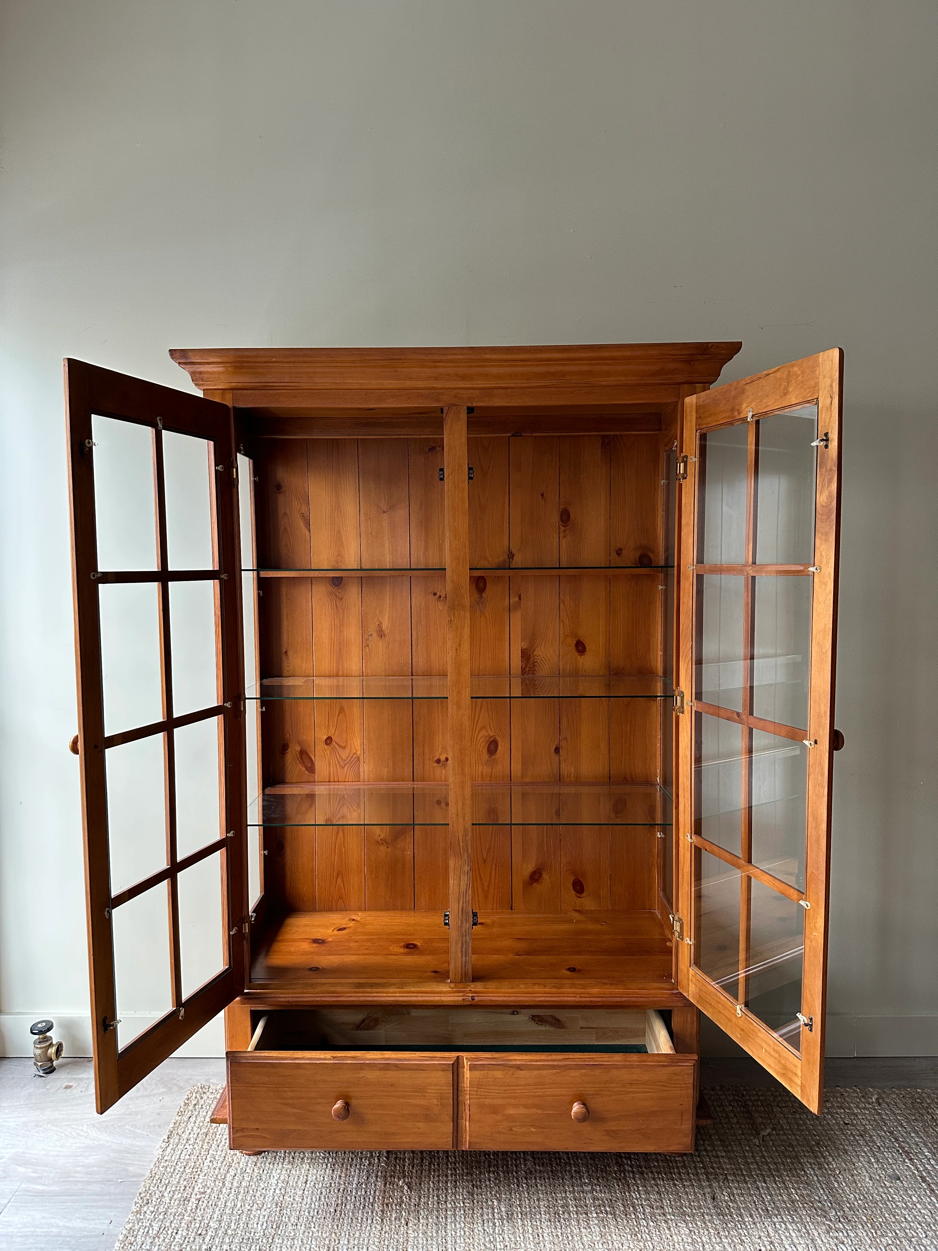 Pine display case - Image 4