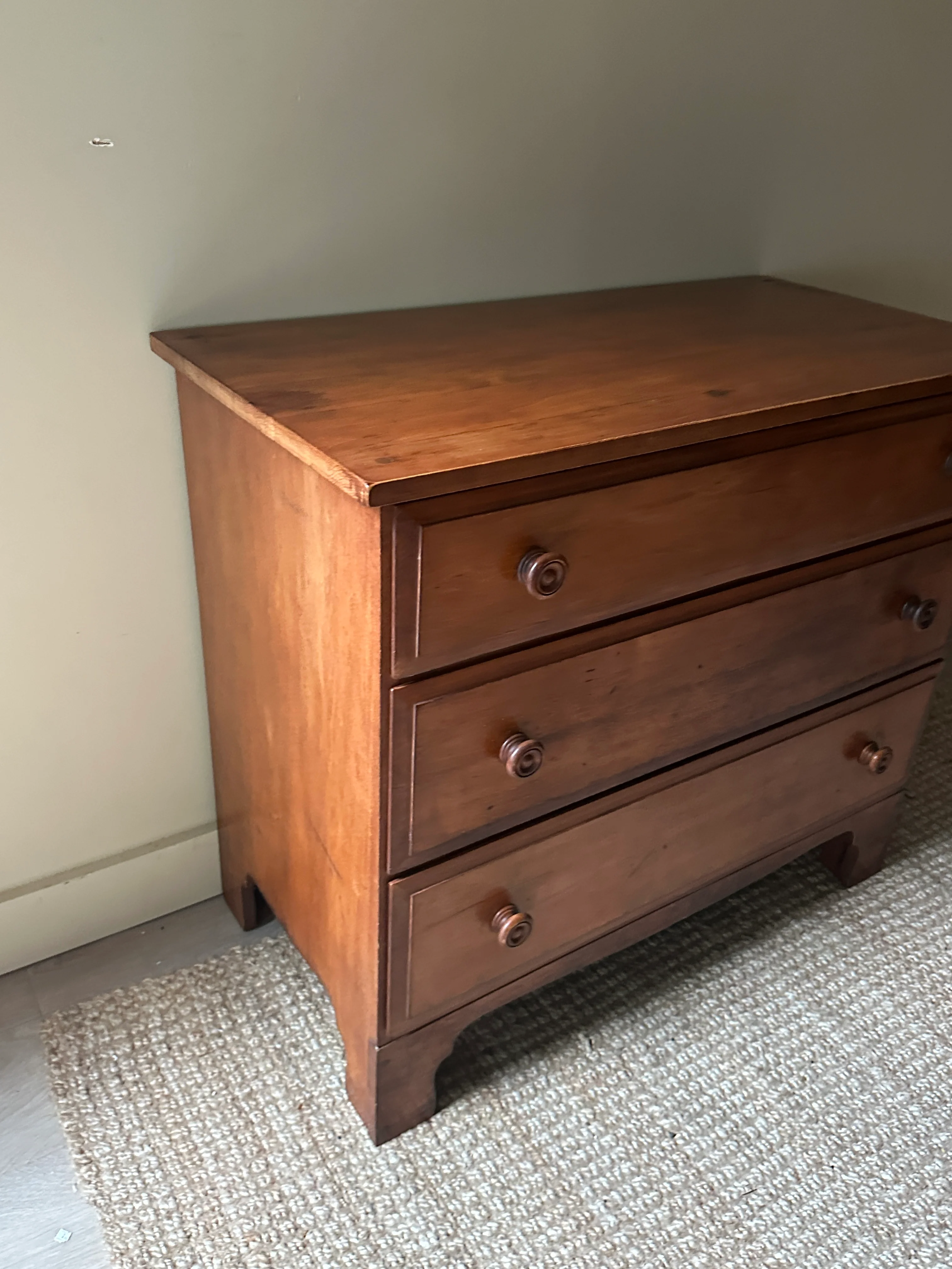 Pine dresser - Image 2