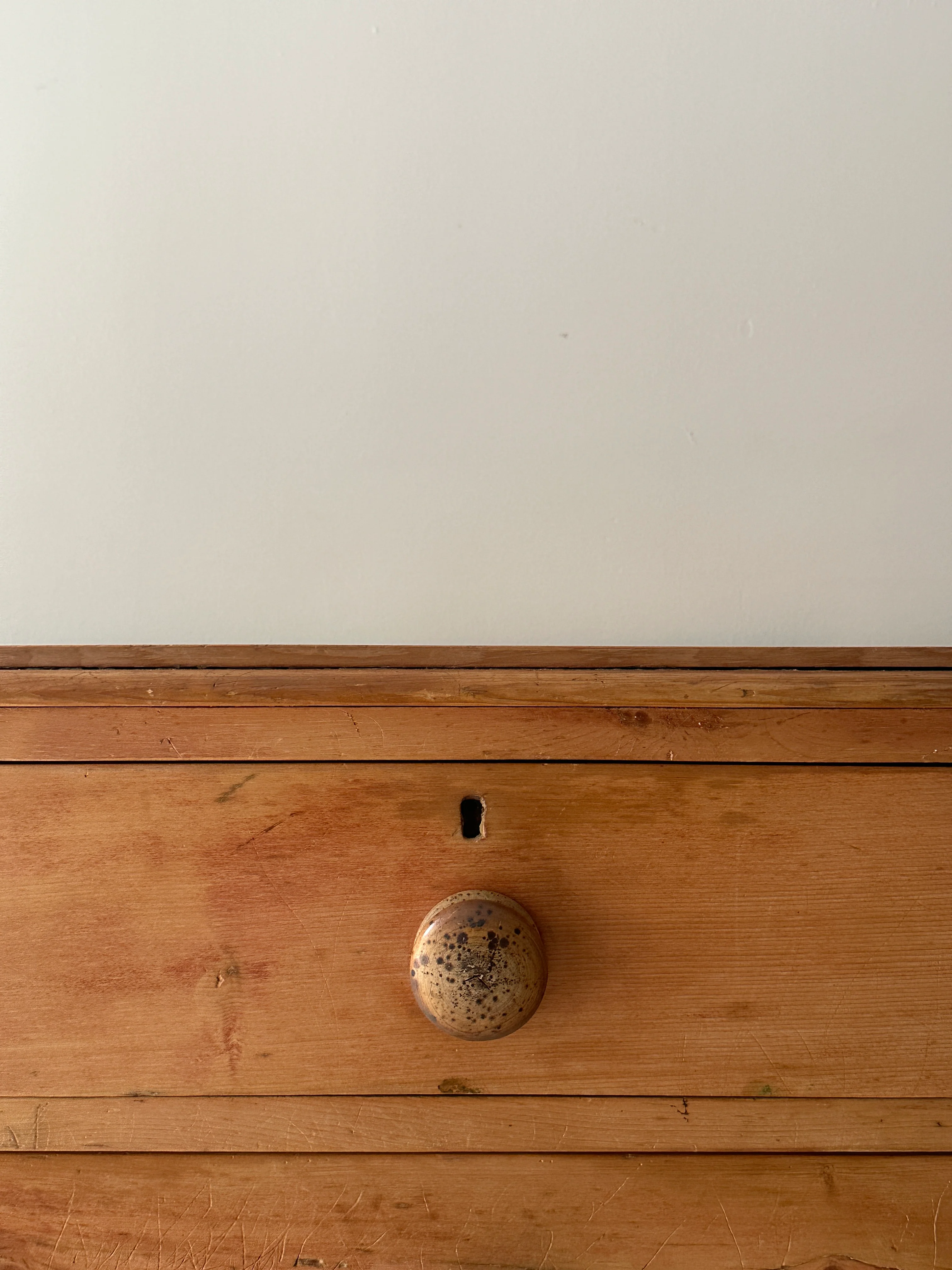 Pine dresser - Image 6