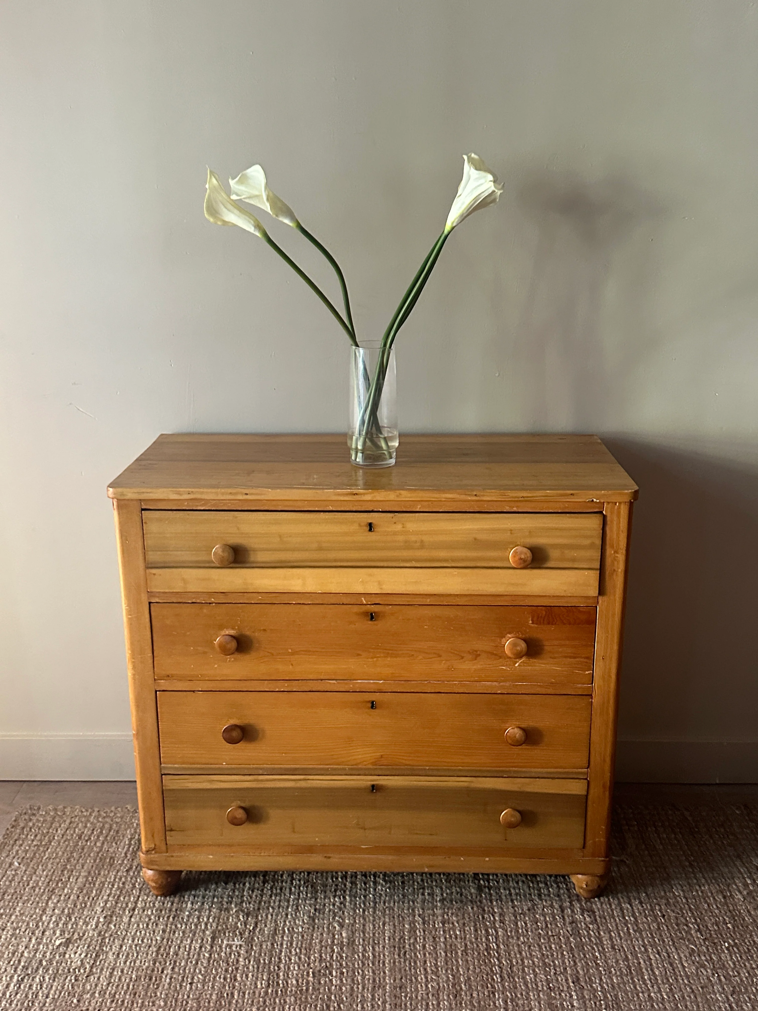 Pine dresser - Image 2