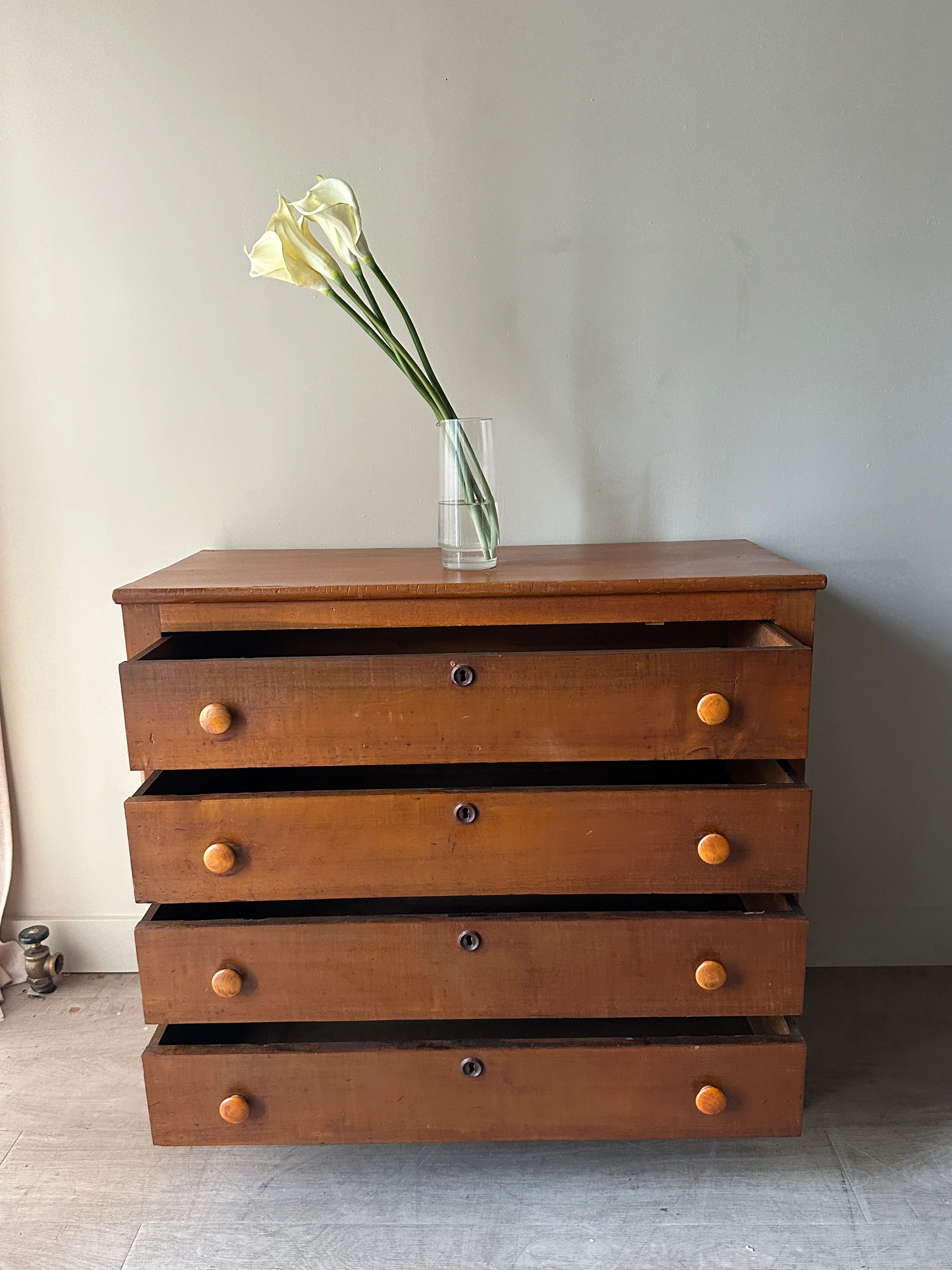 Pine dresser - Image 5