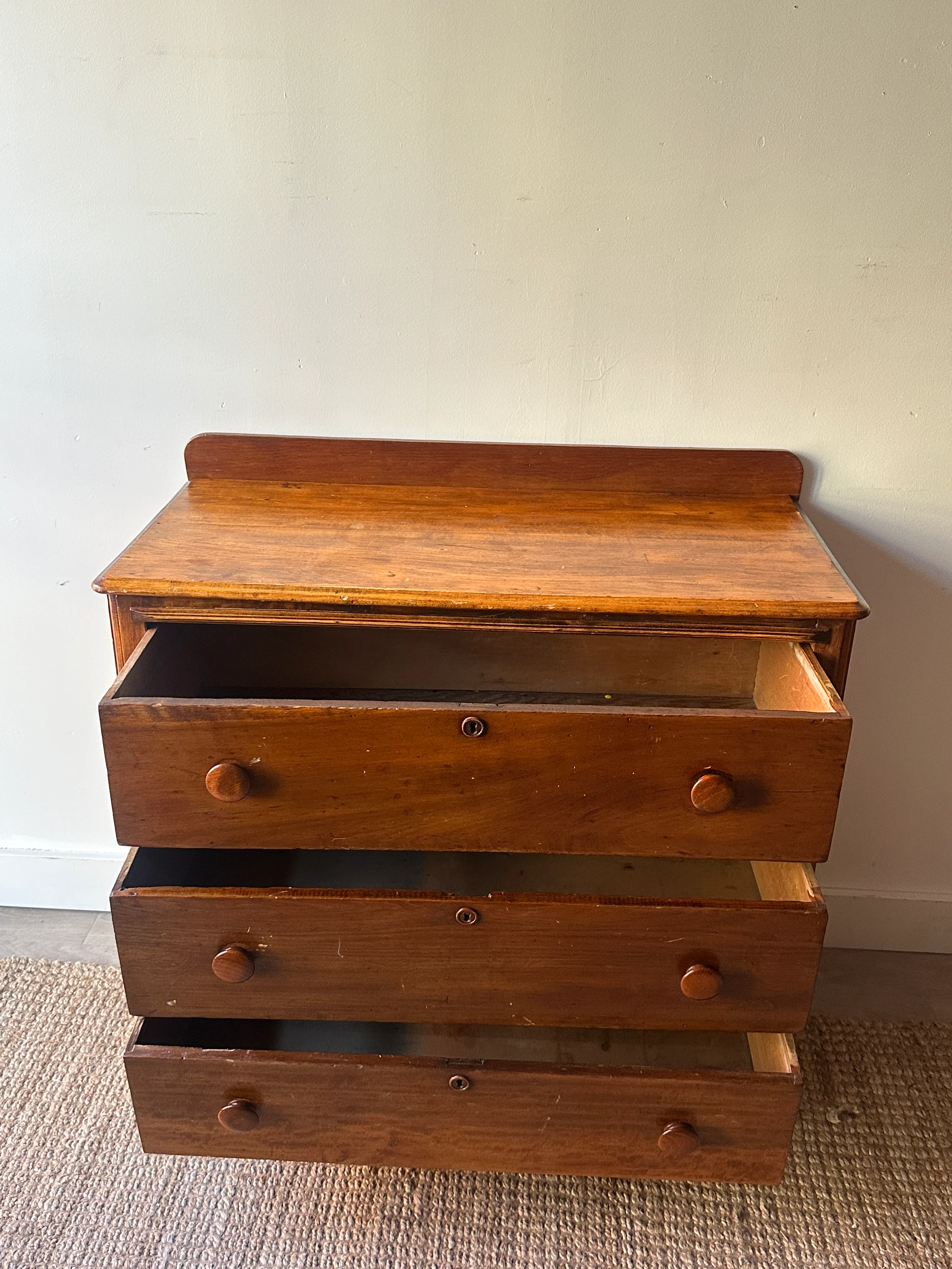 Pine dresser - Image 5