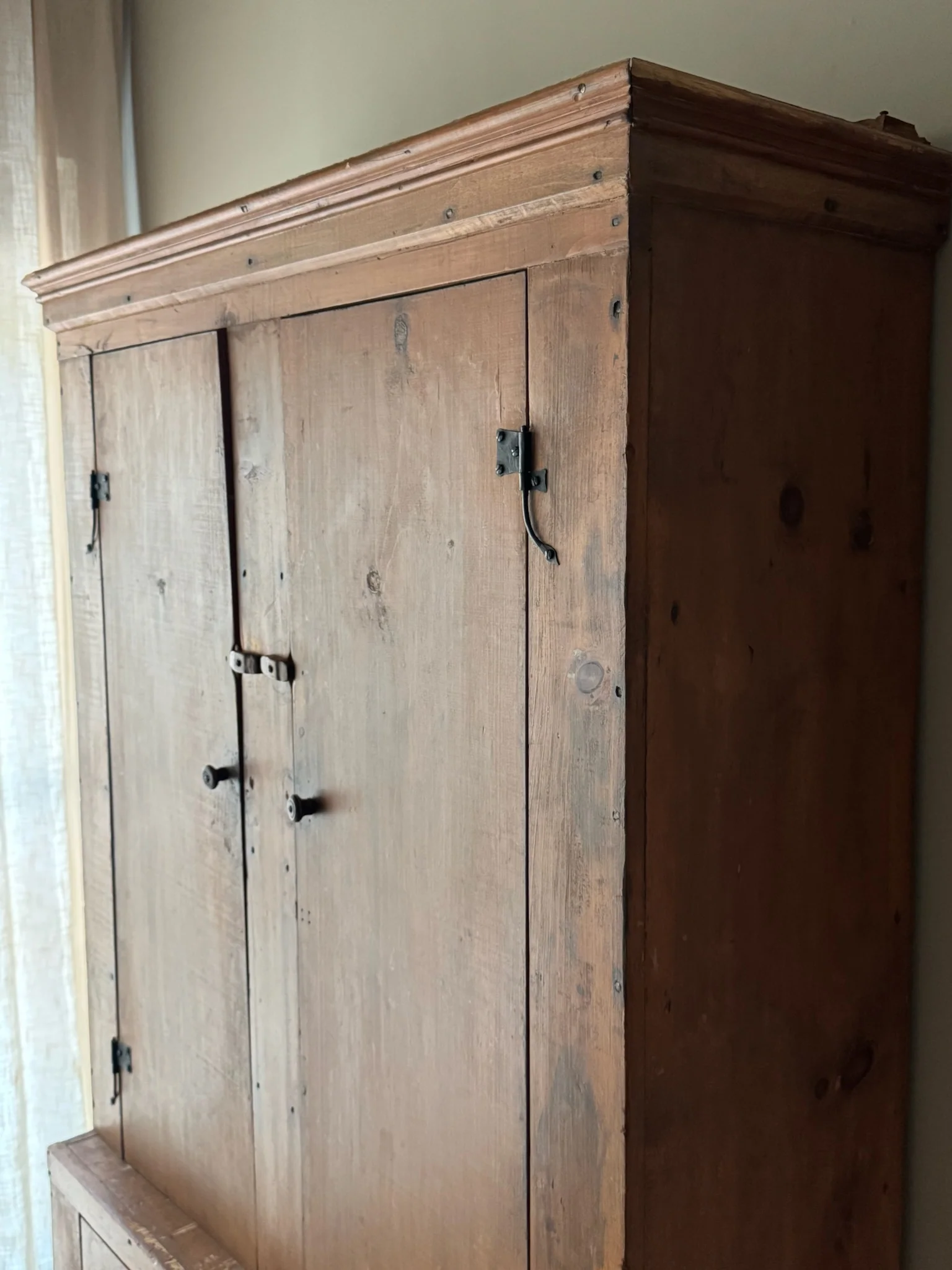 Pine one piece stepback cupboard - Image 4