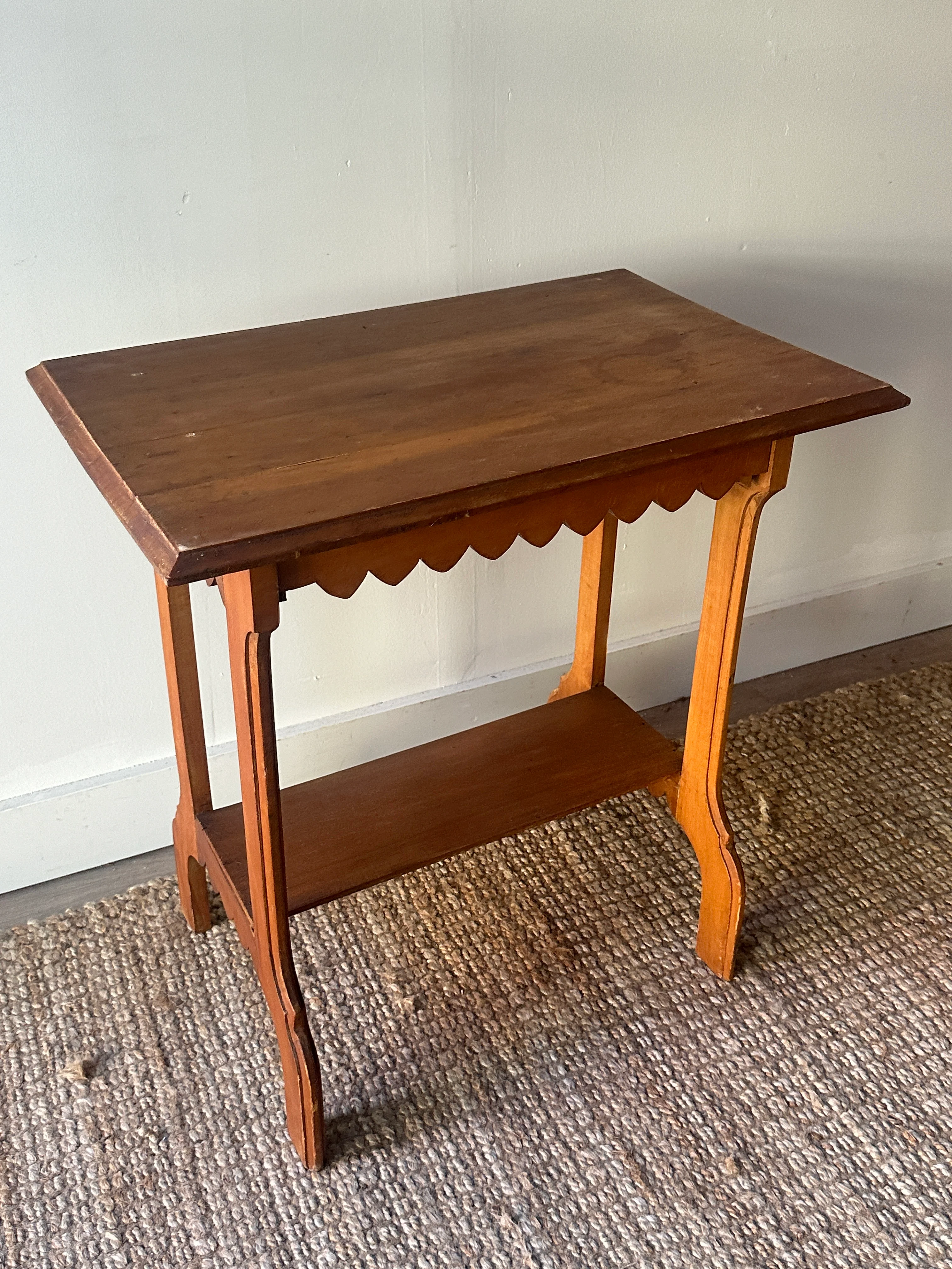 Pine side table - Image 3
