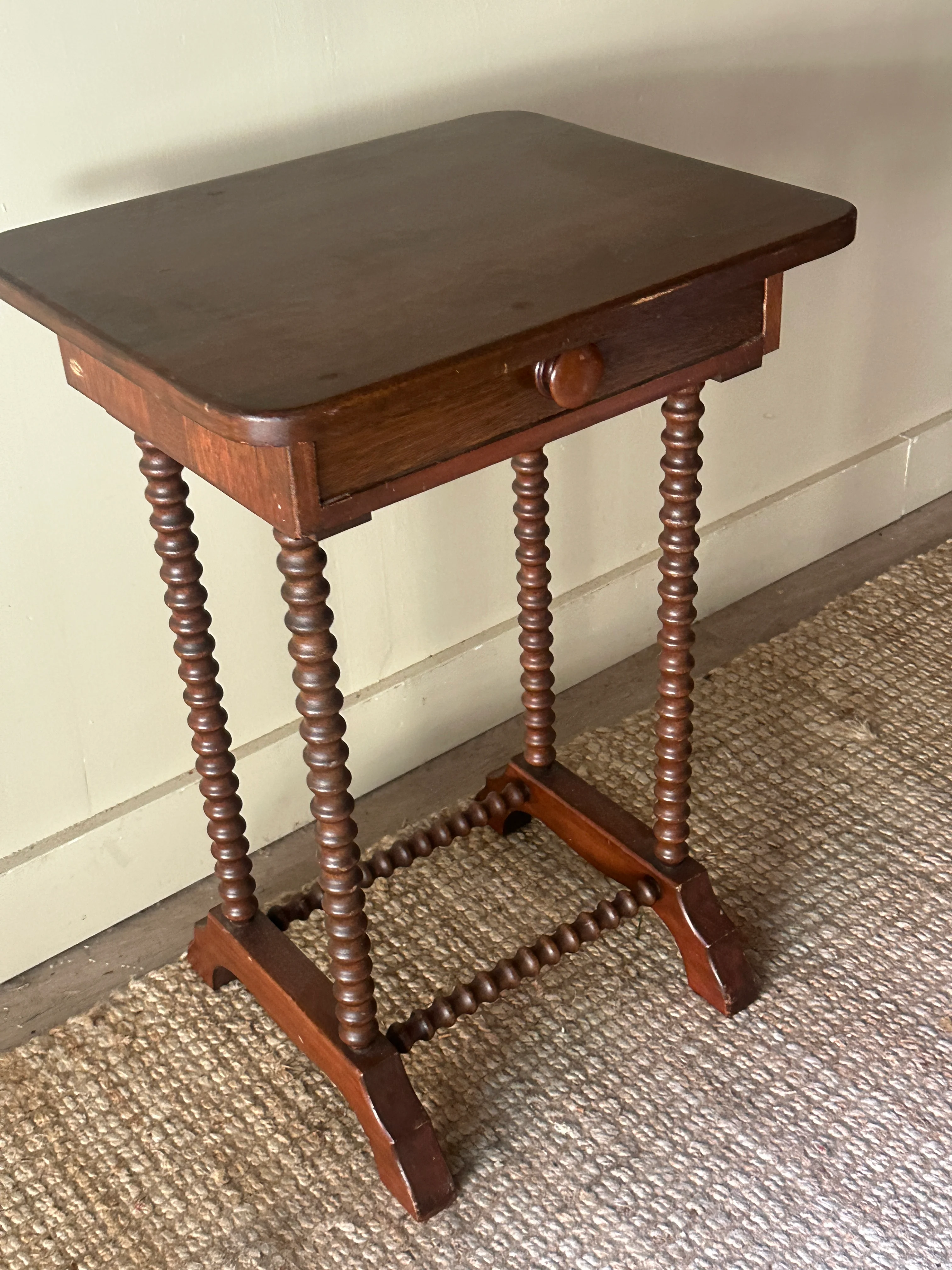 Pine side table - Image 3