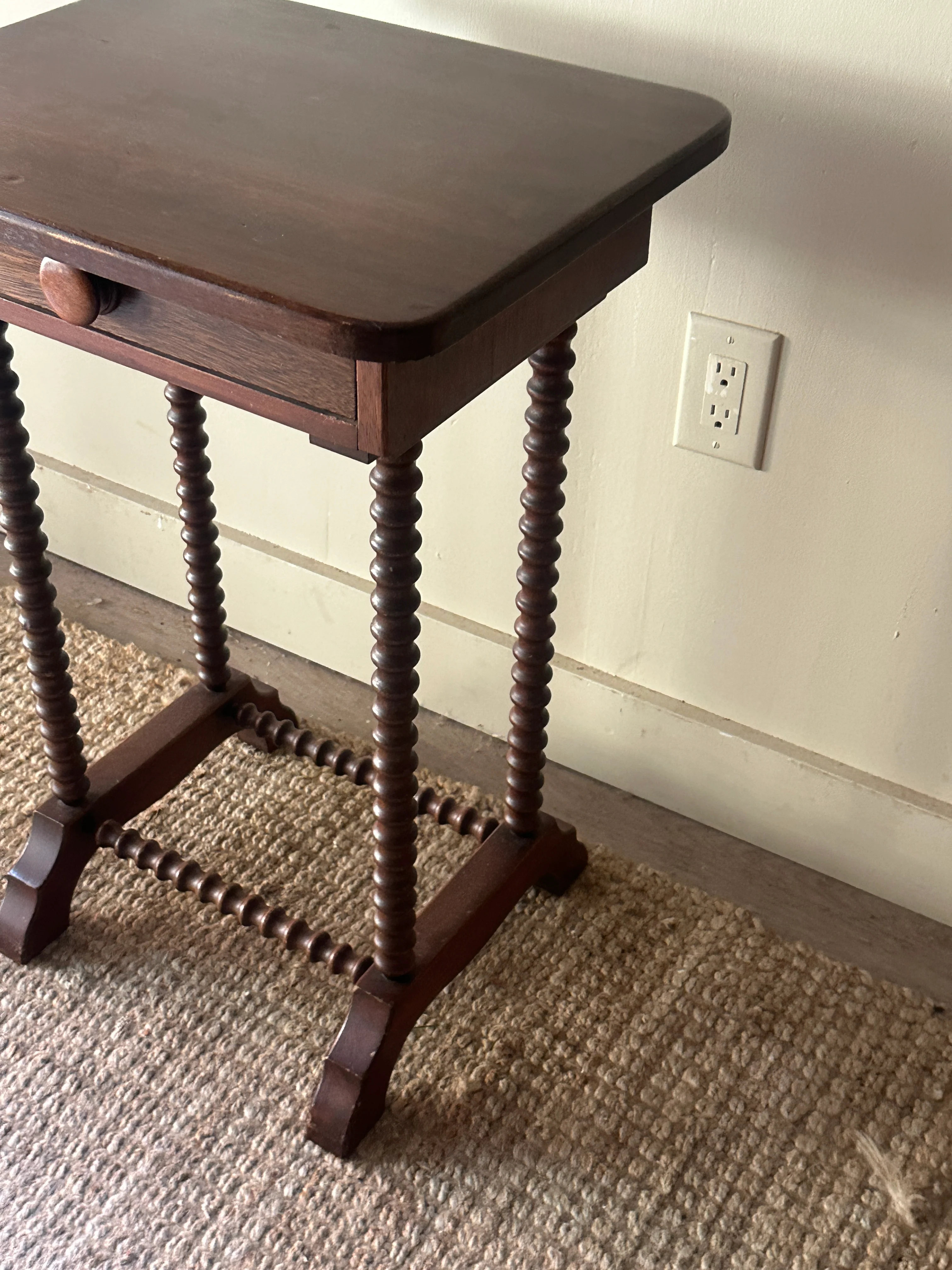 Pine side table - Image 4