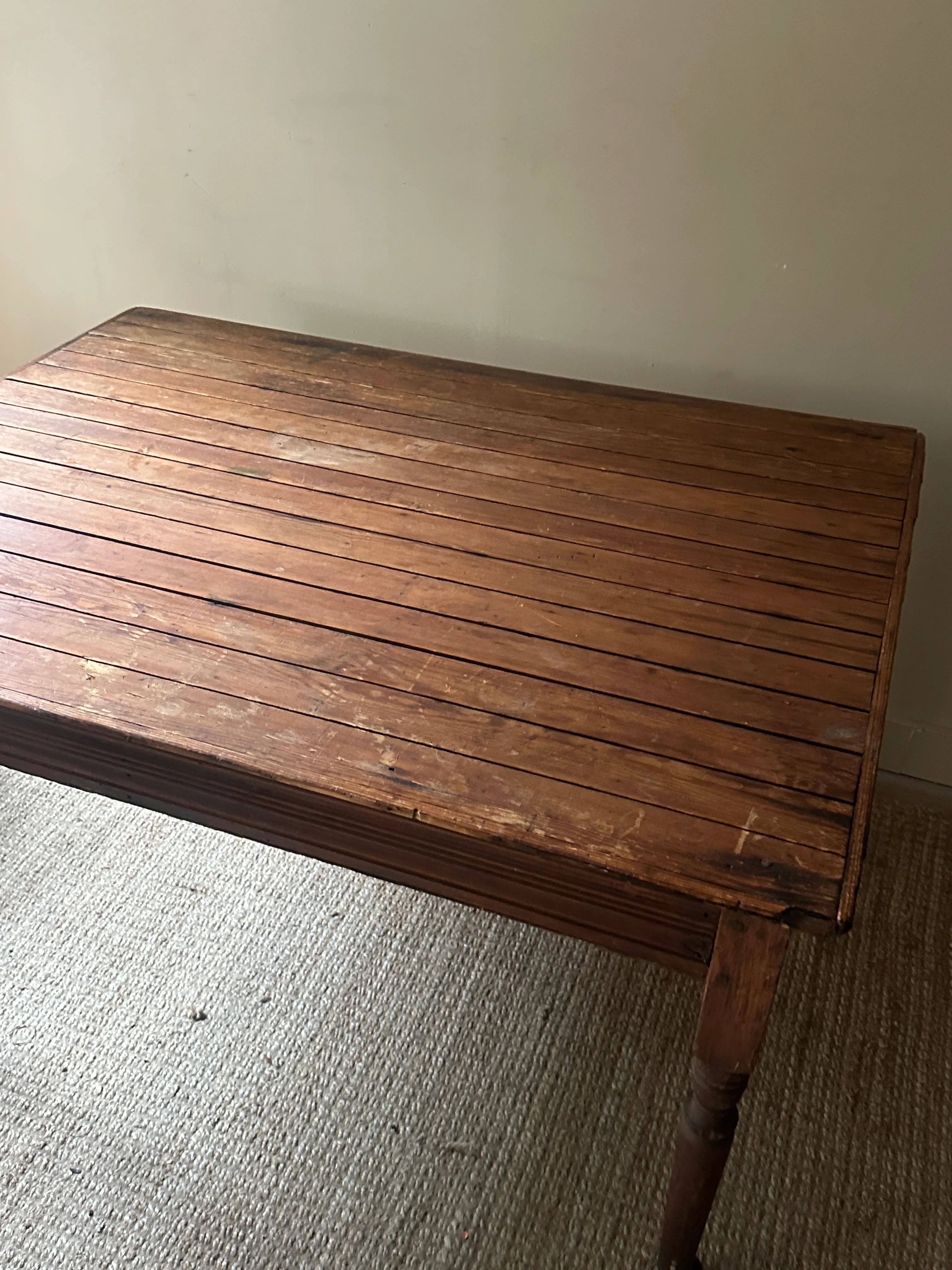Pine slatted dining table - Image 6