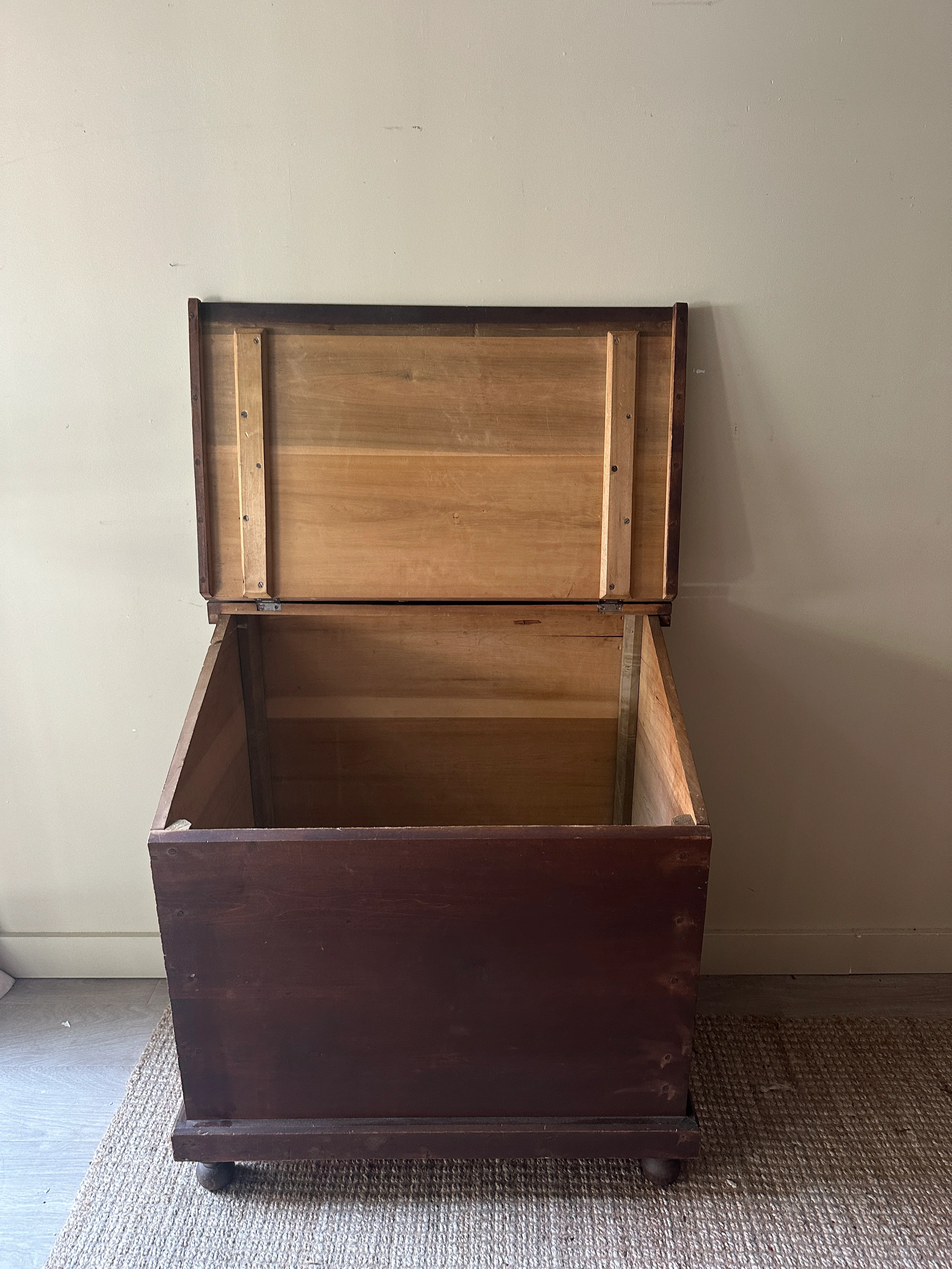 Pine storage bin - Image 4