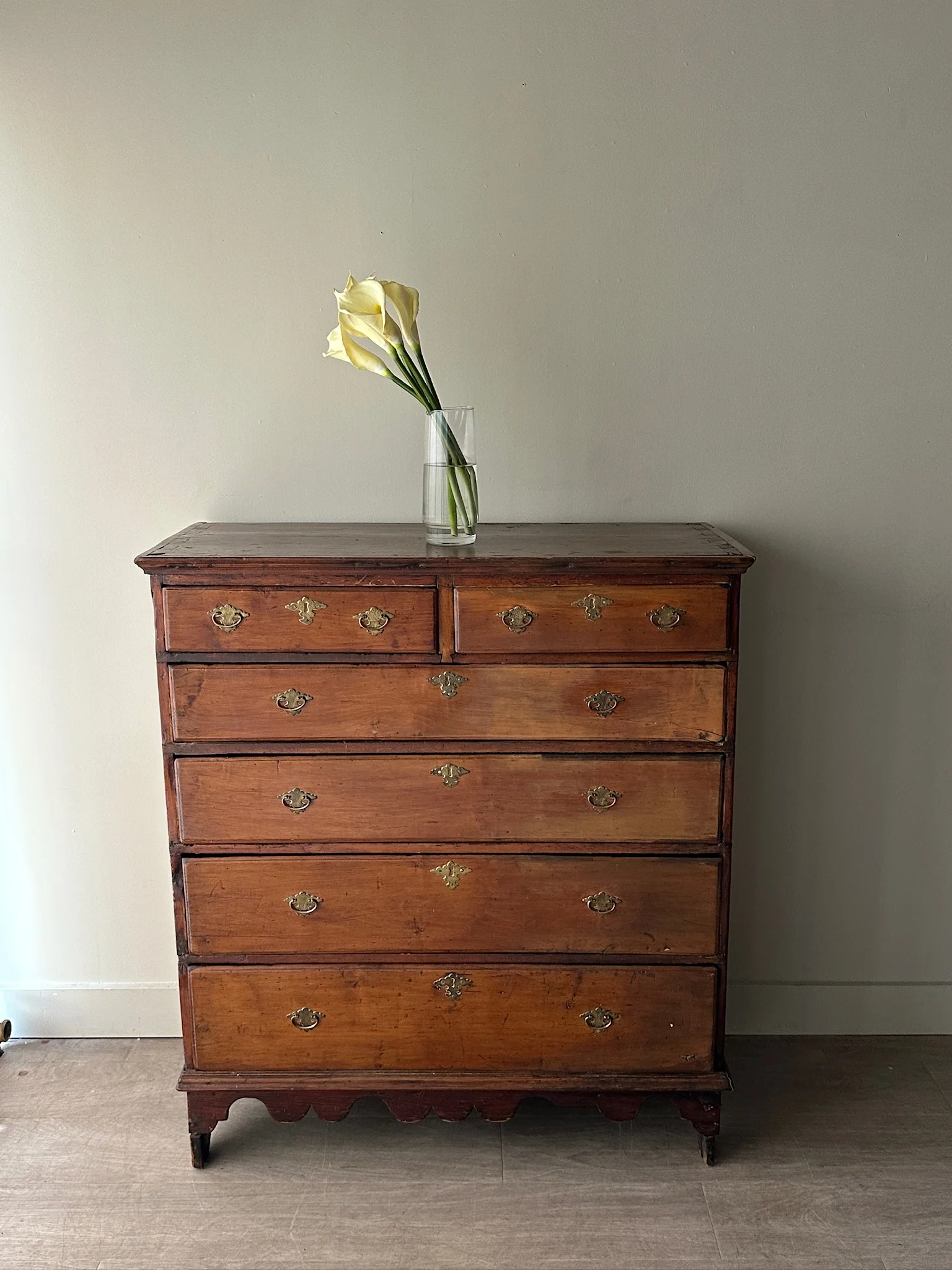 Pine William and Mary dresser - Image 2