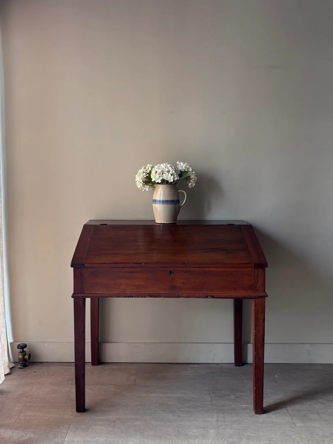 Poplar merchants desk
