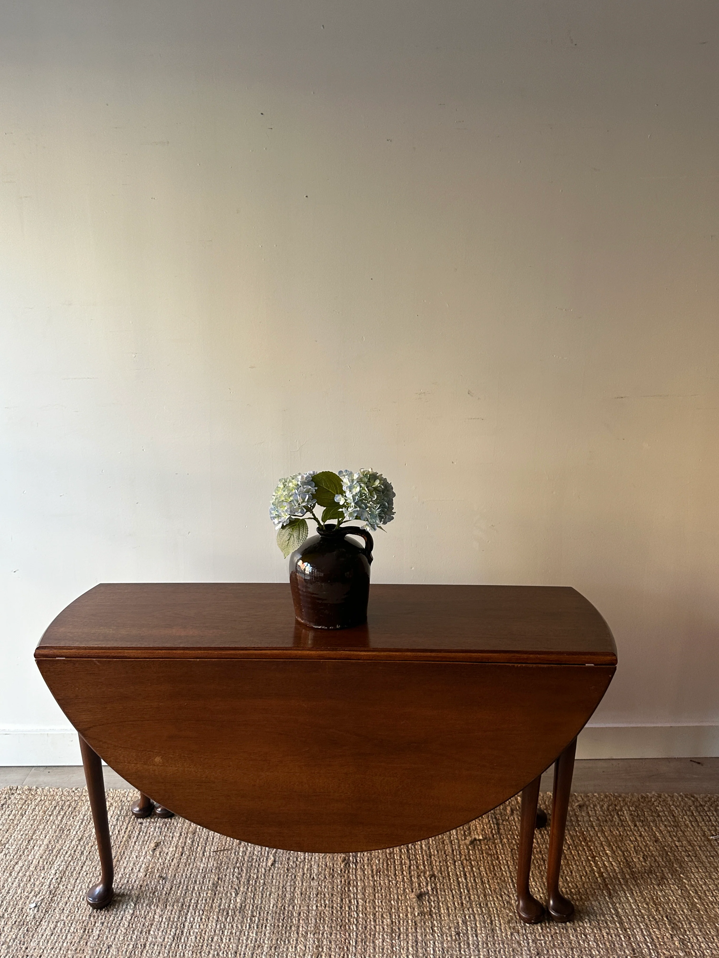 Queen Anne drop leaf table - Image 2