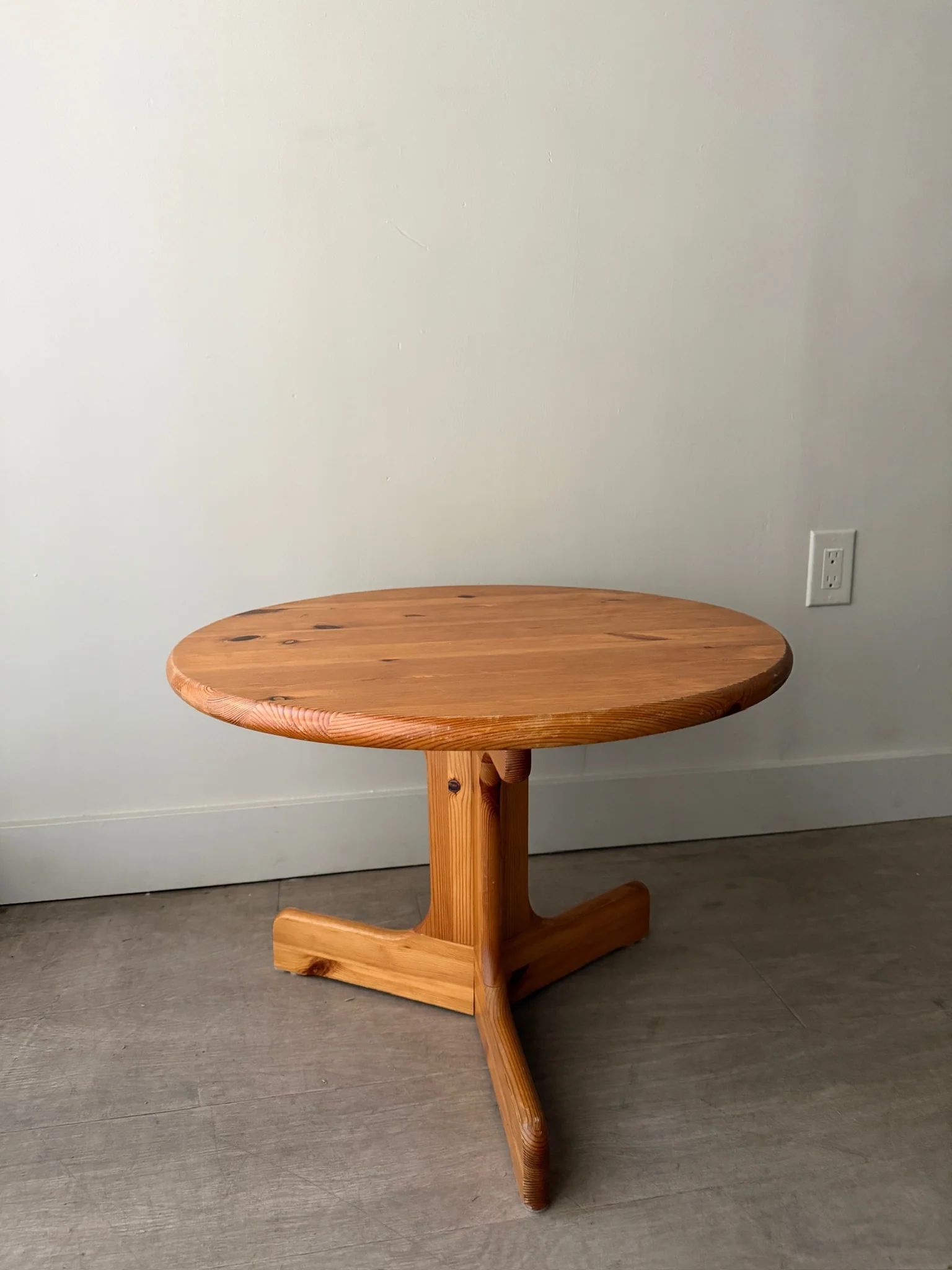 Rainer Daumiller pine coffee table - Image 2