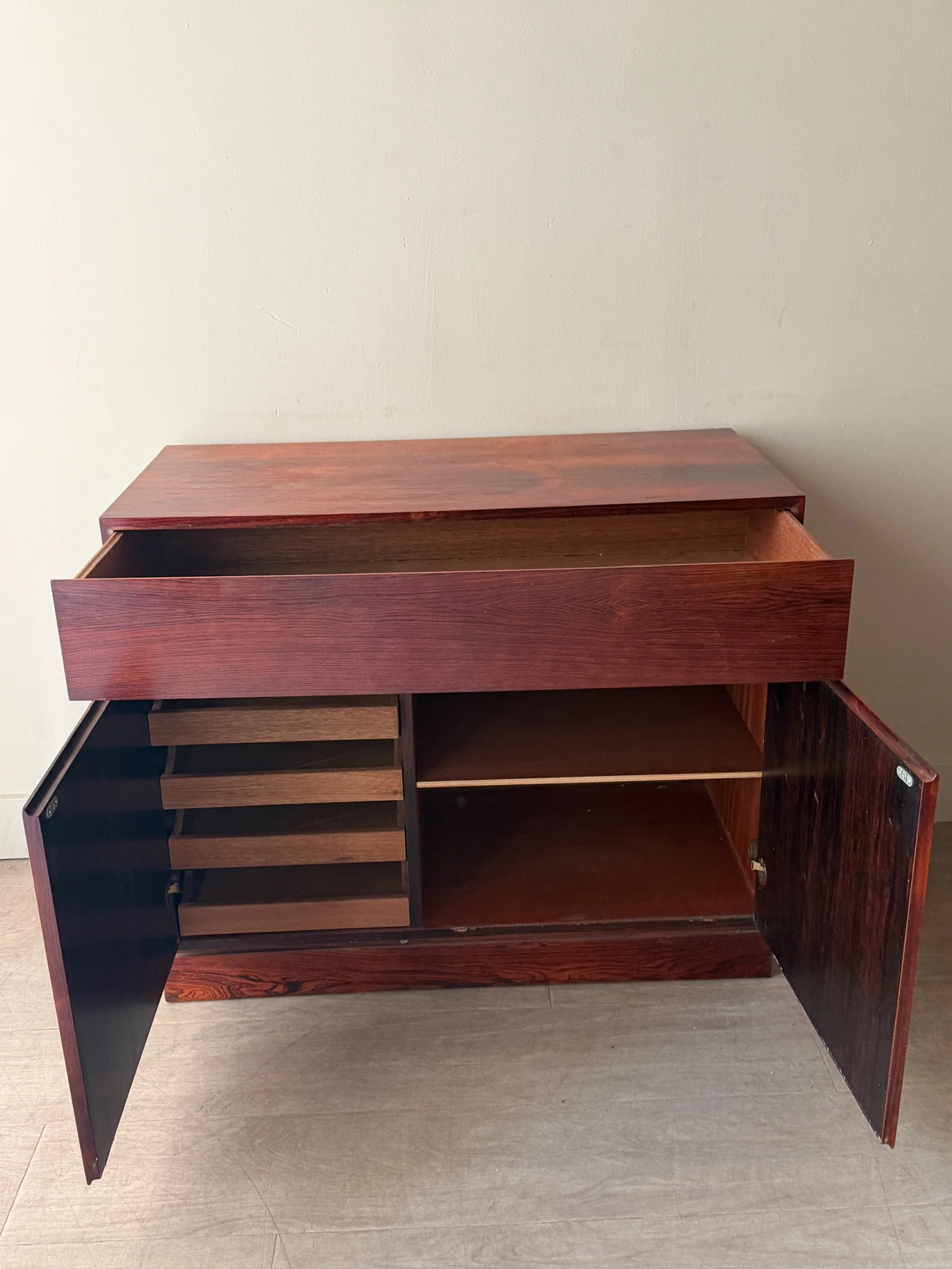Rosewood server - Image 6