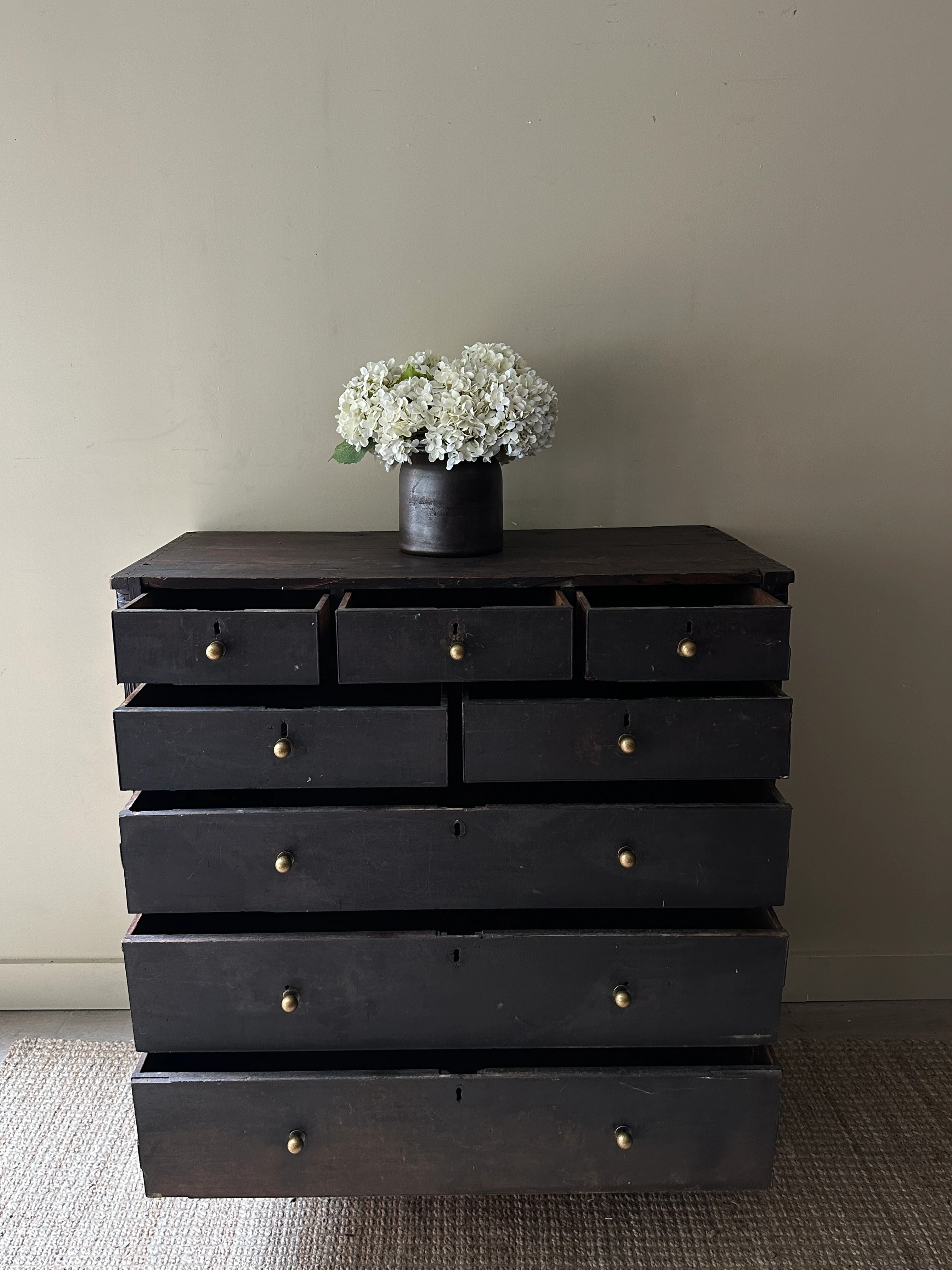 Rustic pine dresser - Image 5