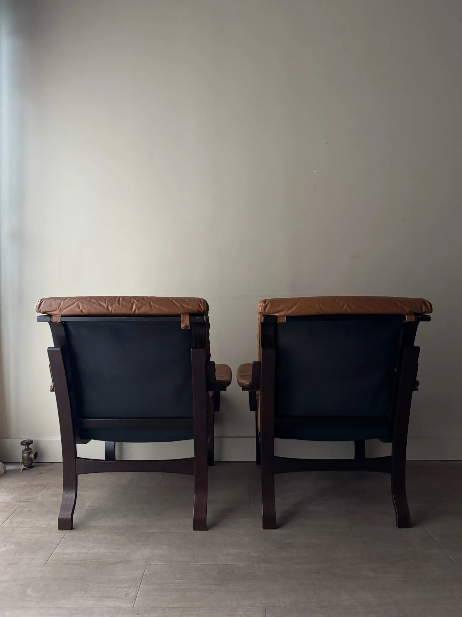Scandinavian bentwood leather lounge chairs. Sold individually. - Image 6