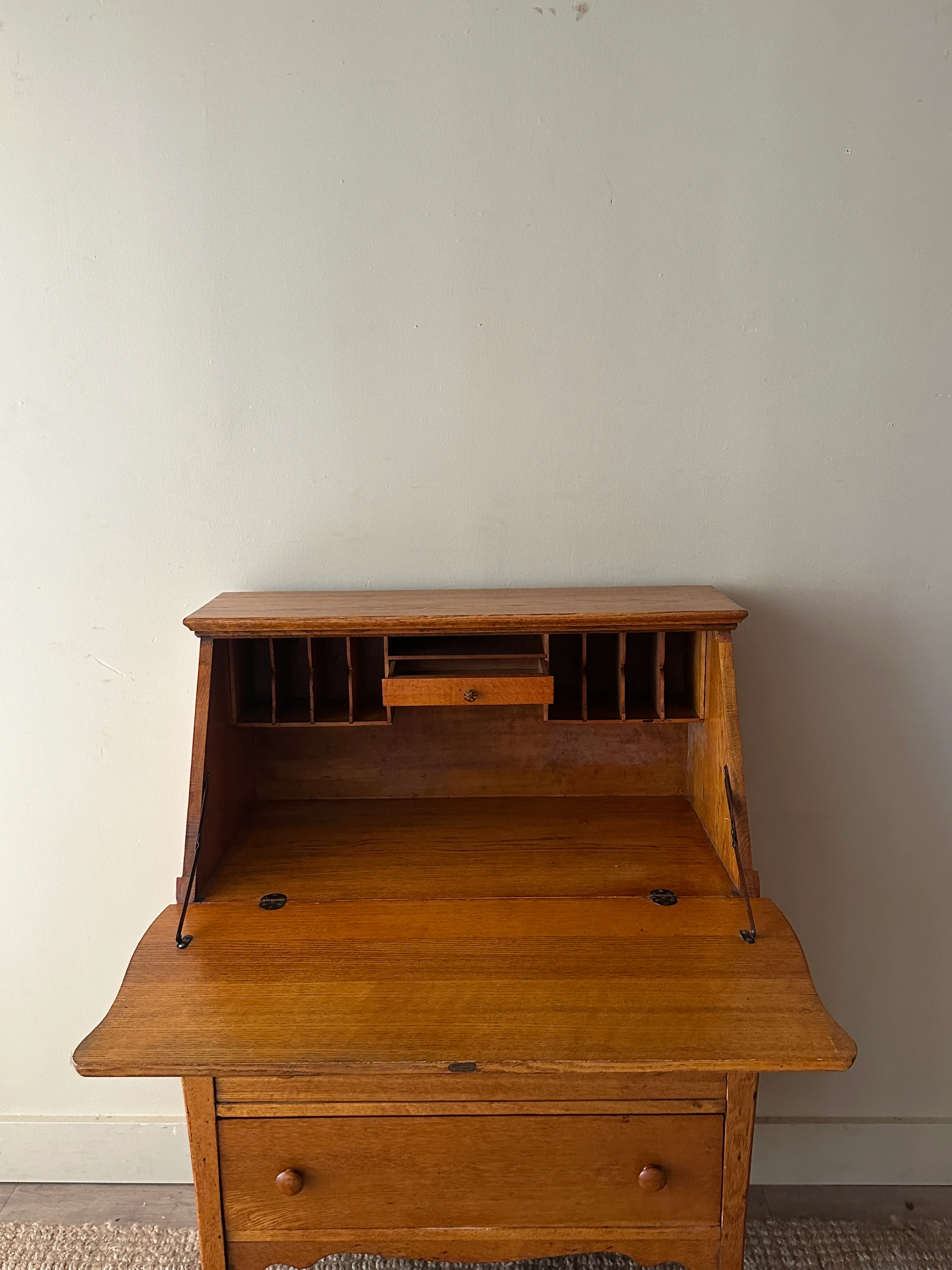 Oak secretary dresser - Image 5
