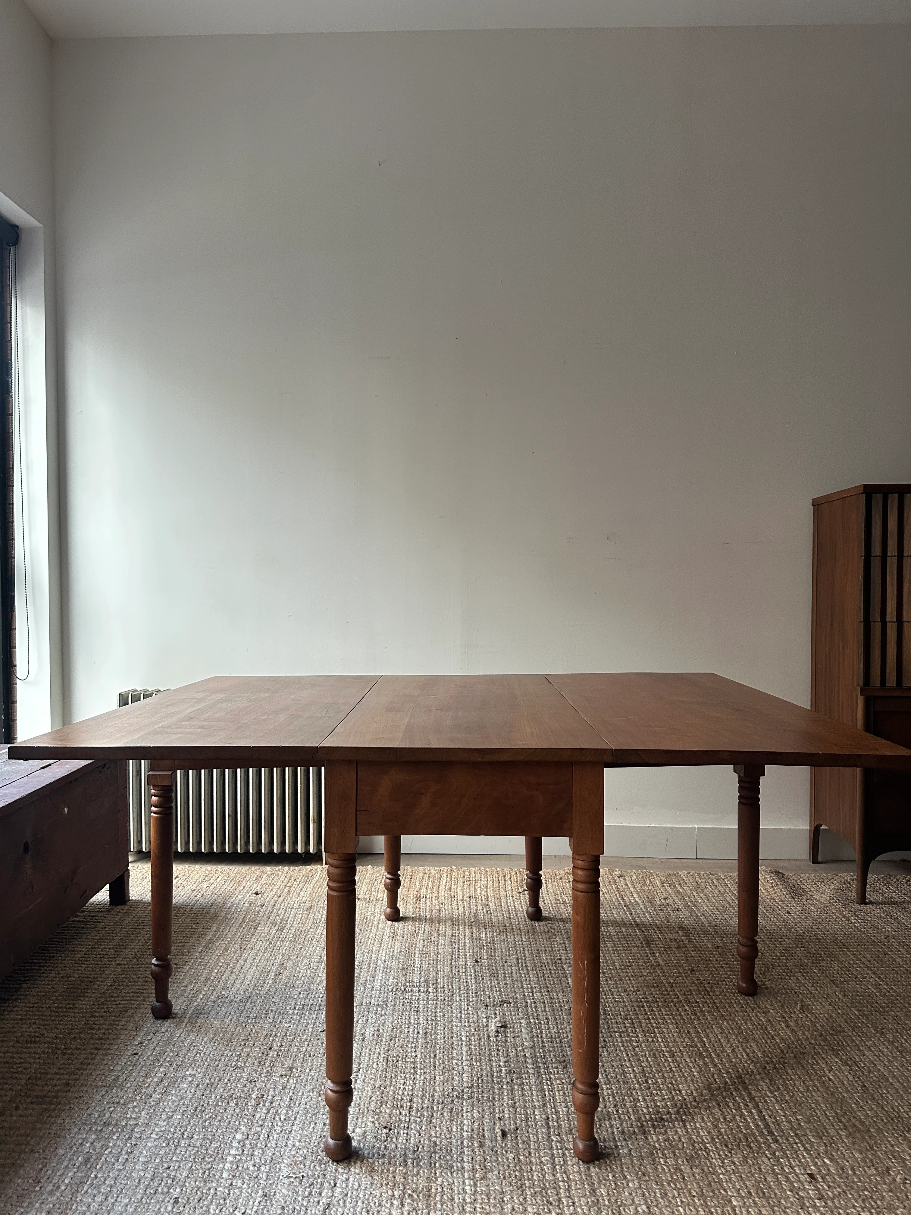 Sheraton walnut drop leaf - Image 5