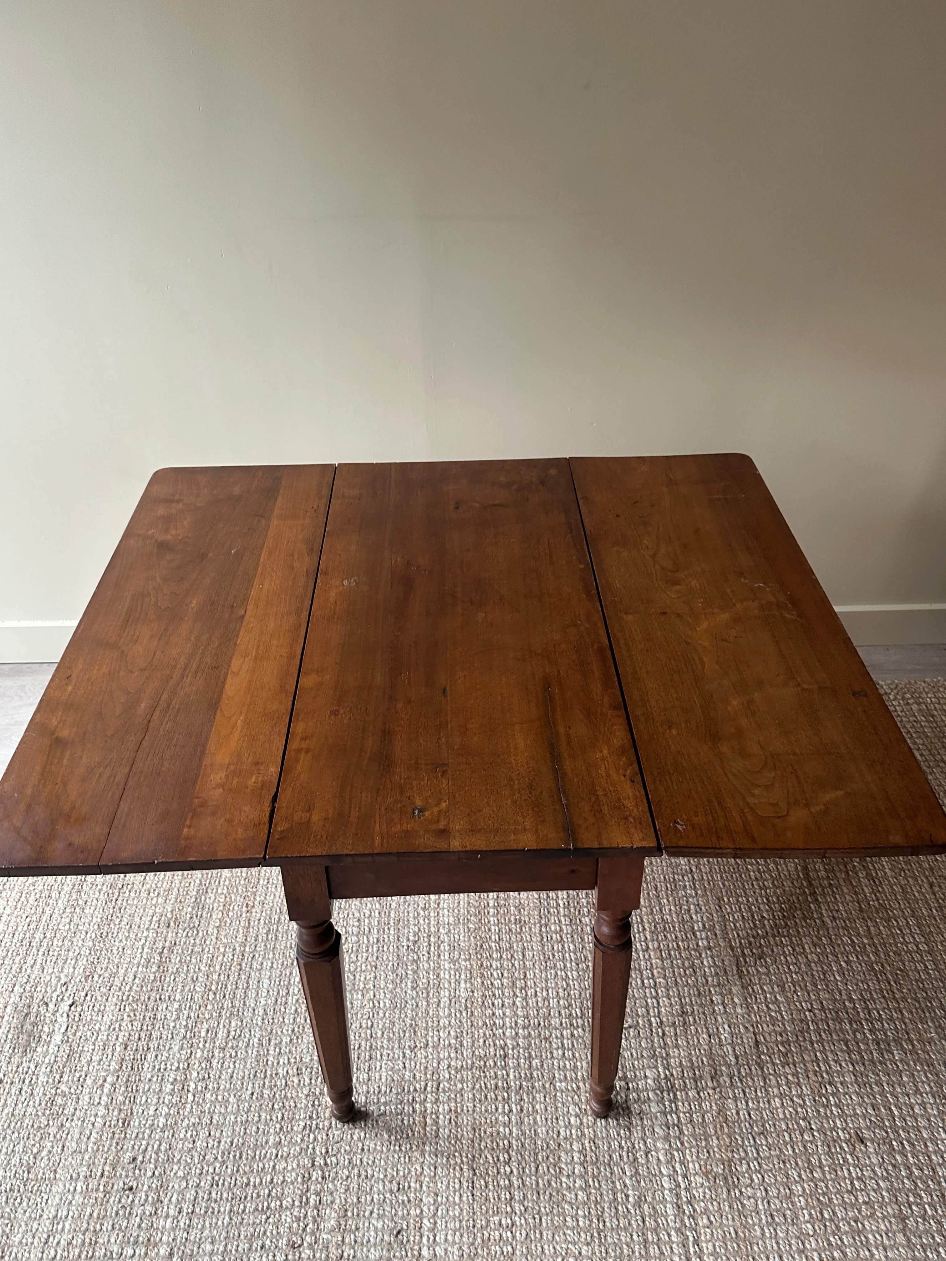 Sheraton walnut drop leaf table - Image 6