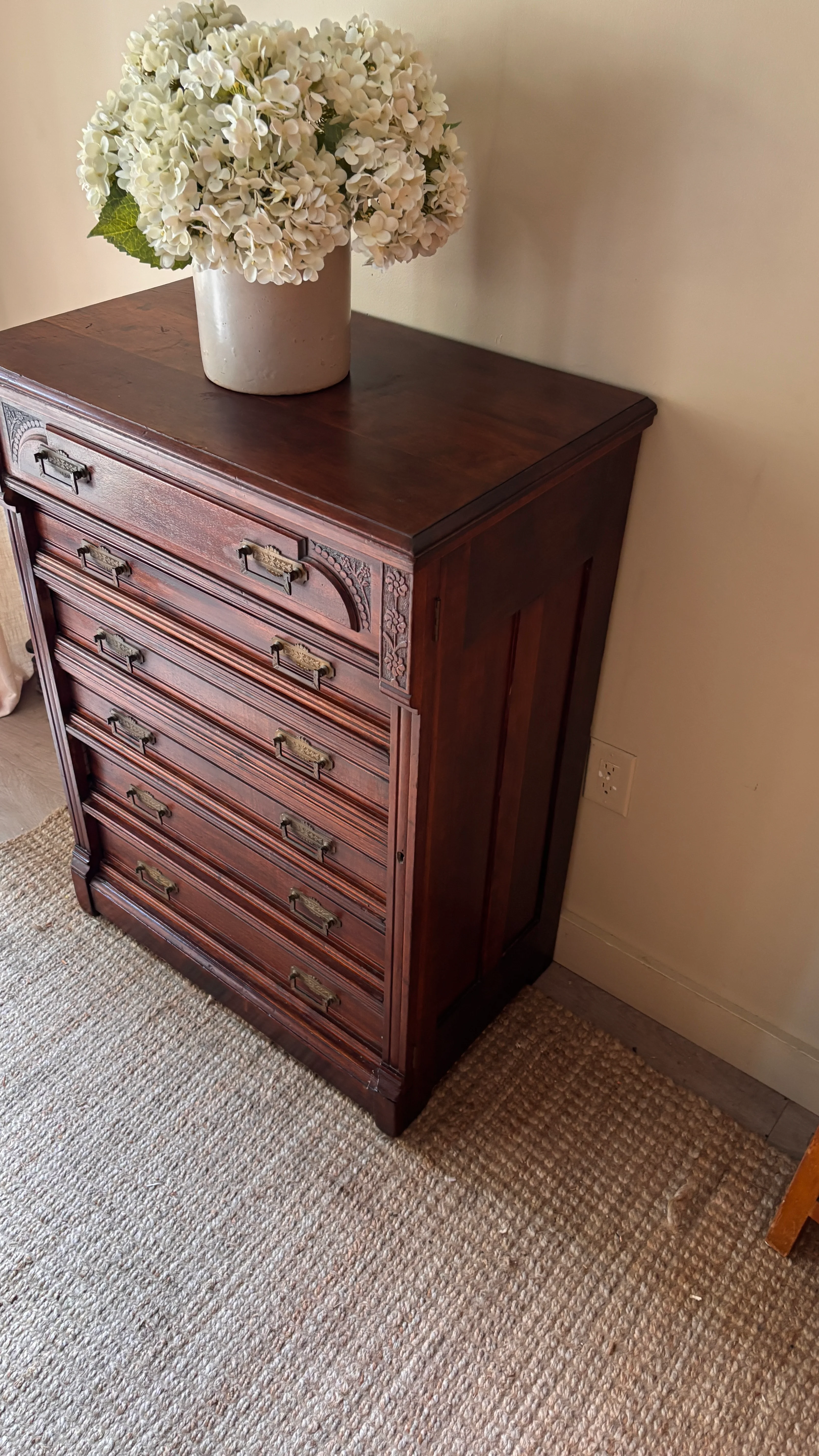 Side lock mixed wood dresser - Image 3