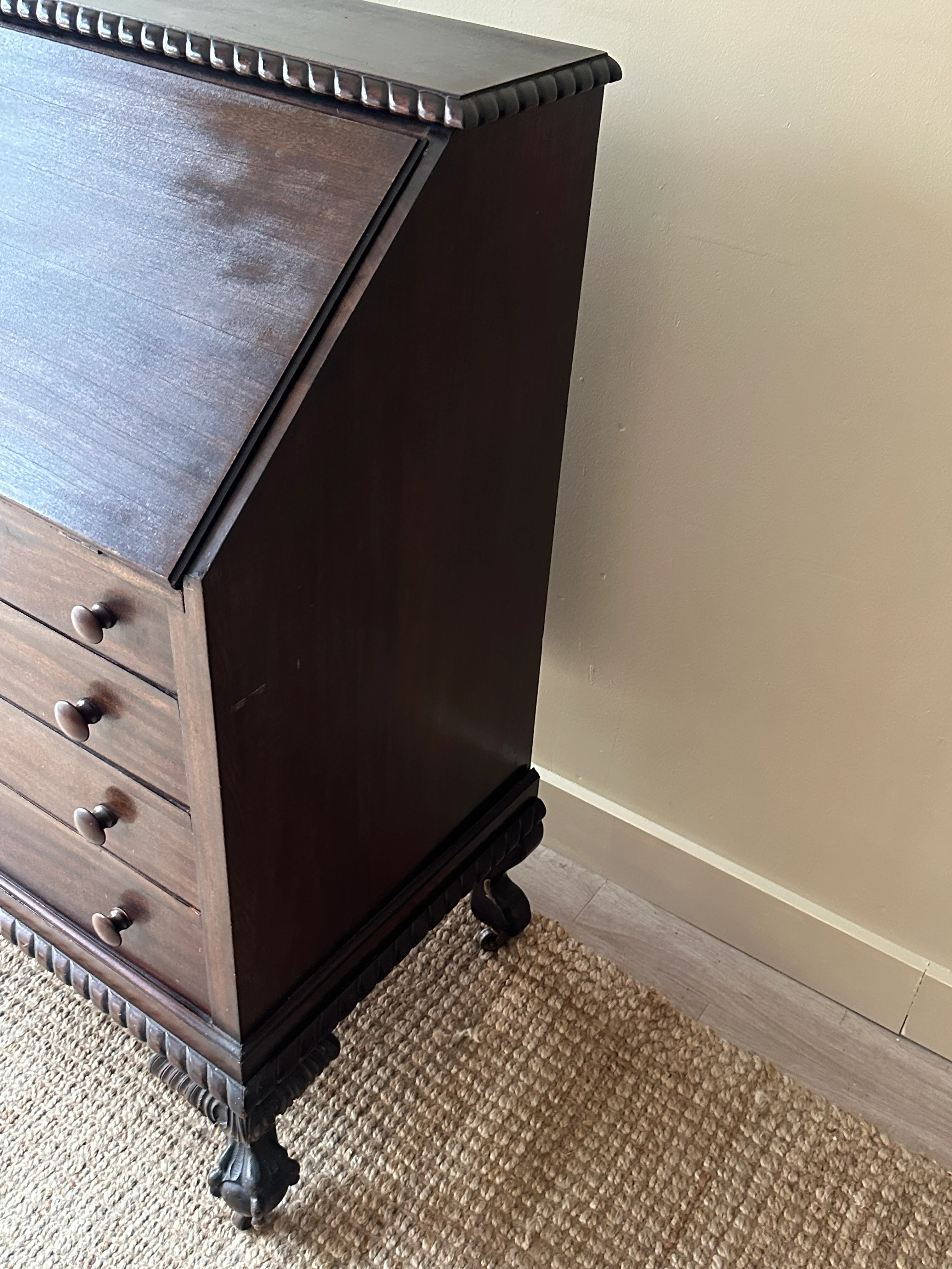 Slant front desk - Image 3